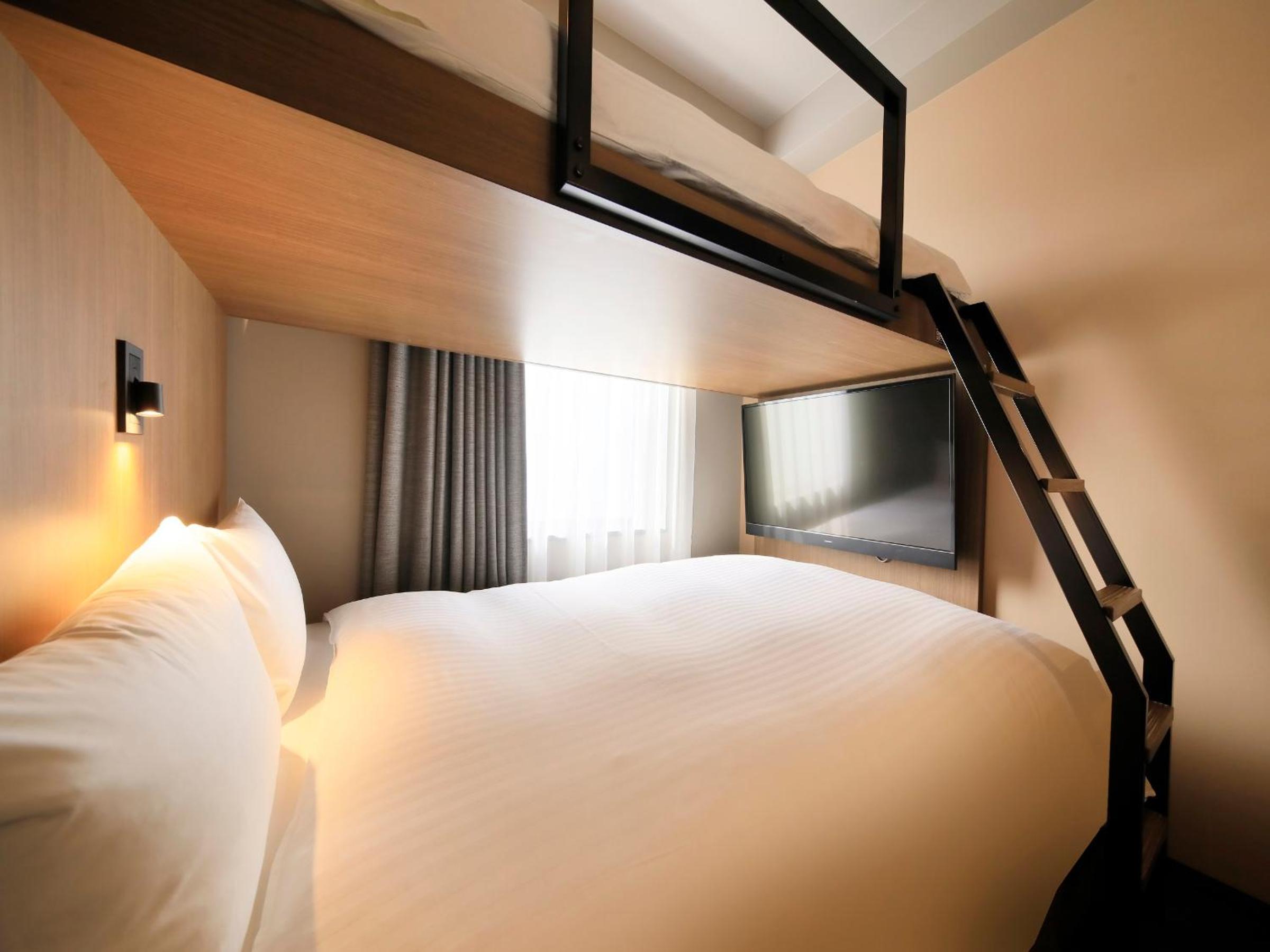 Standard Double Room with Bunk Bed - Photo 7