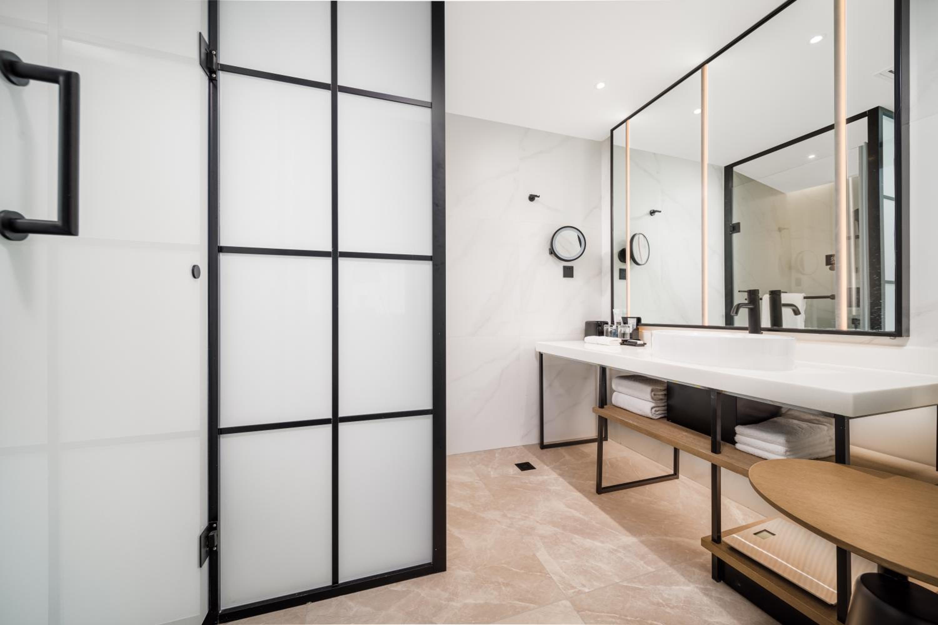 Superior Suite - Photo 3