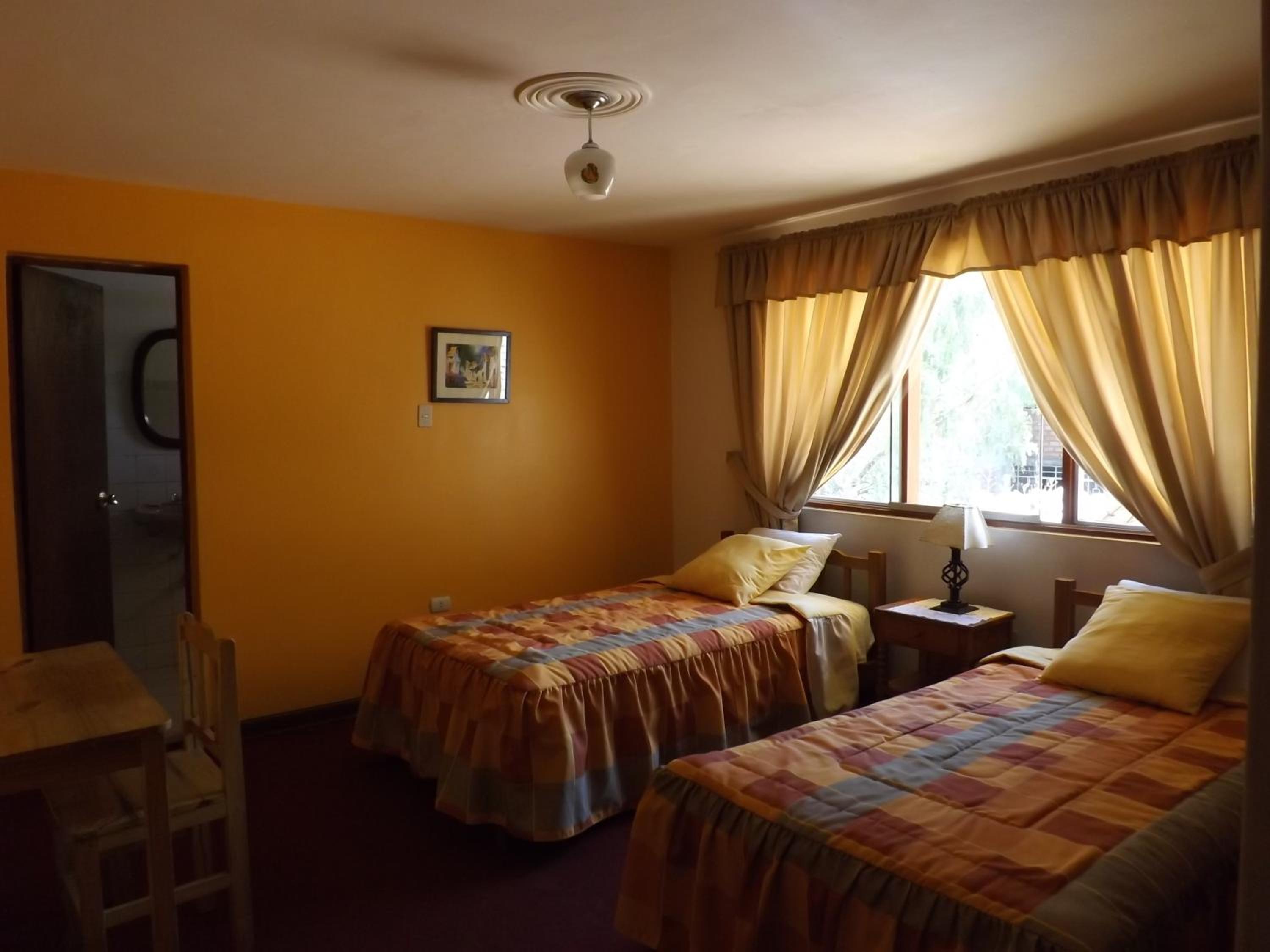 Twin Room with Private Bathroom photo 1
