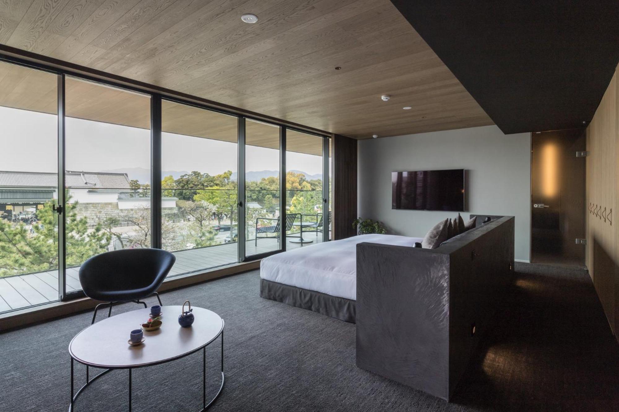 Suite - Photo 3