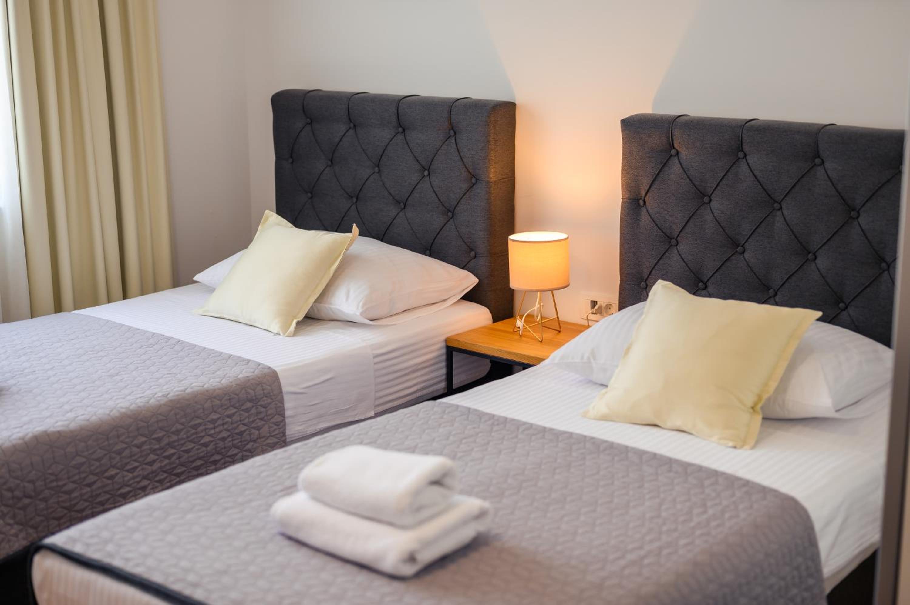 Superior Twin Room - Photo 8