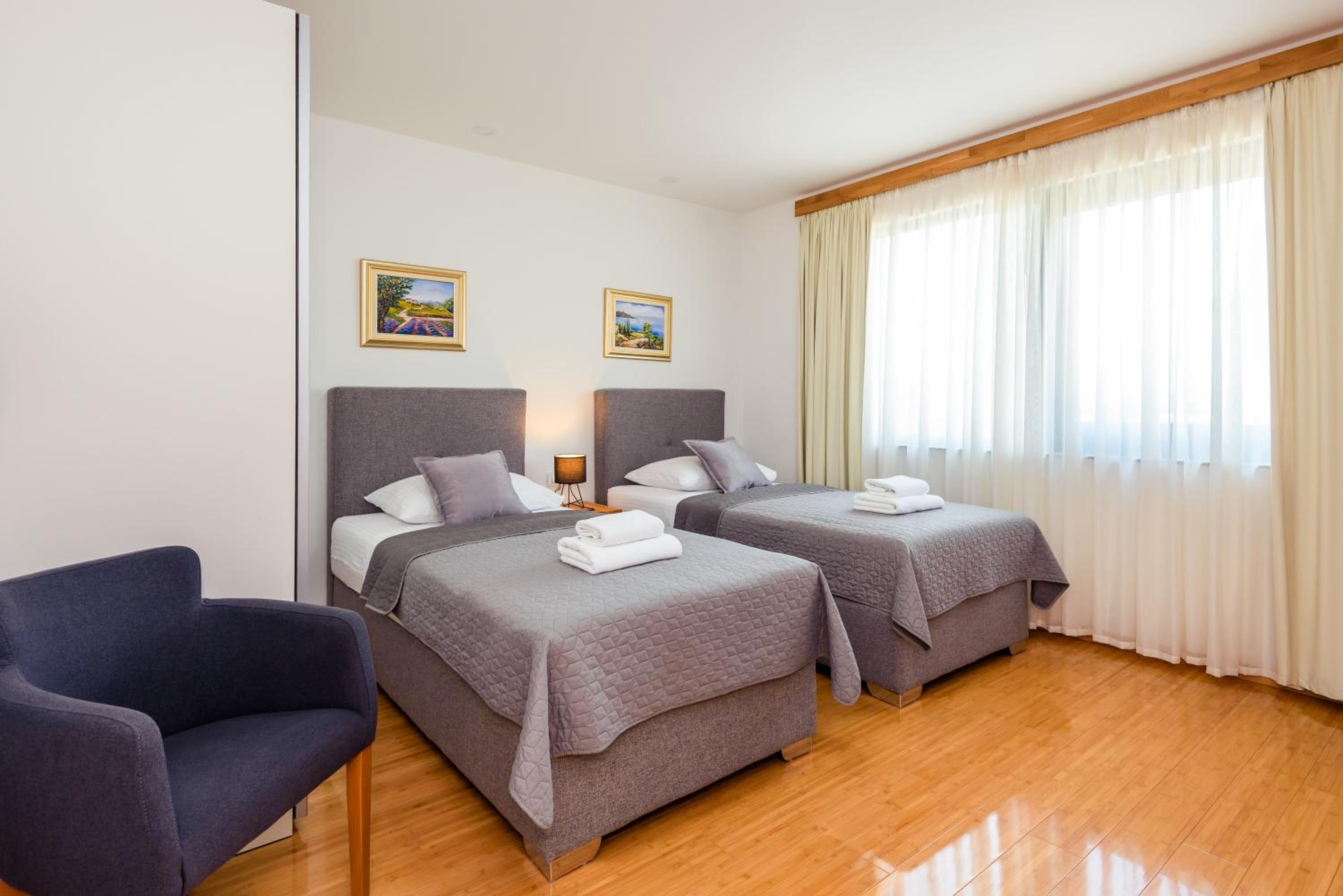 Superior Twin Room - Photo 9
