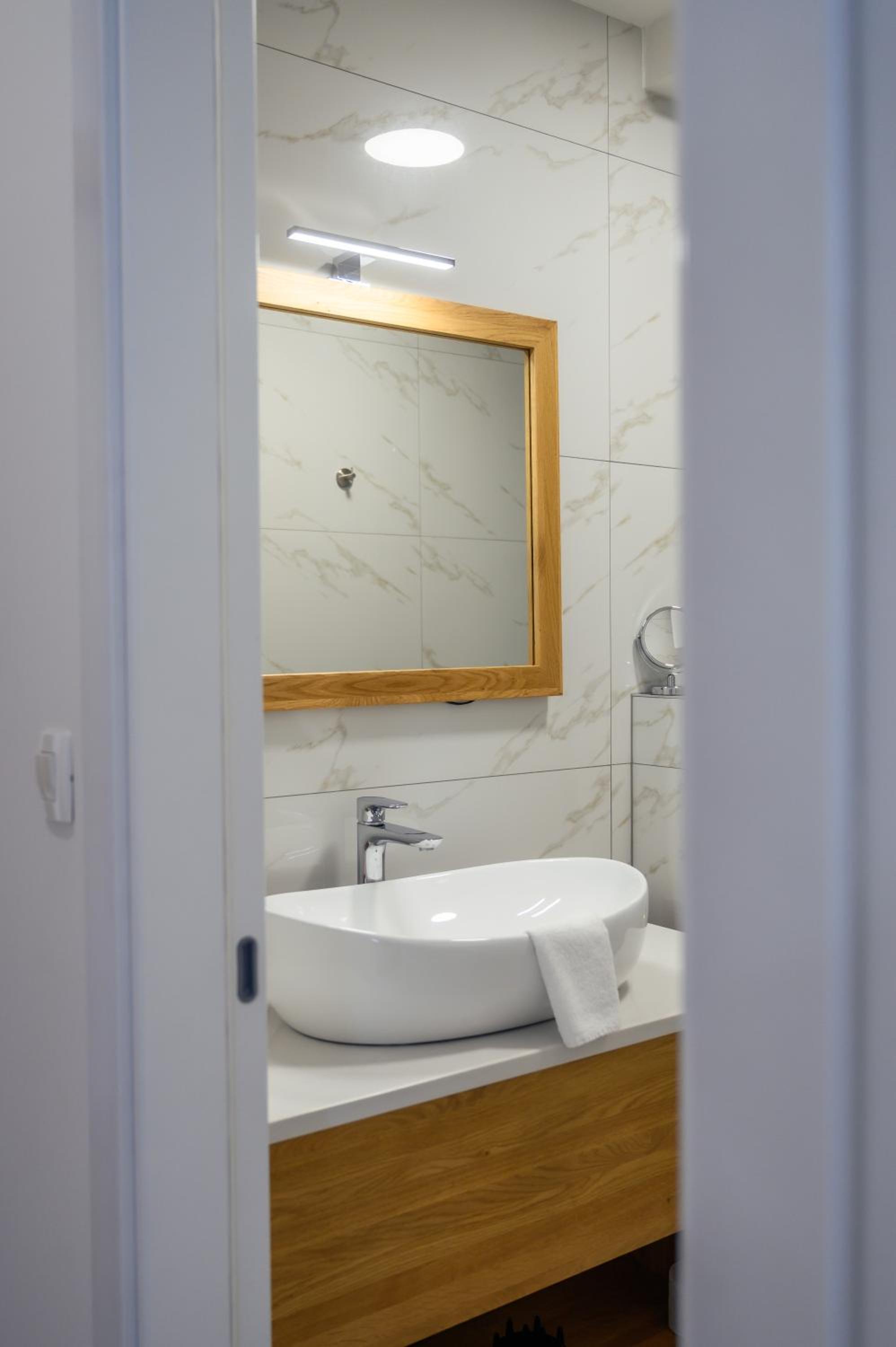 Superior Twin Room - Photo 3