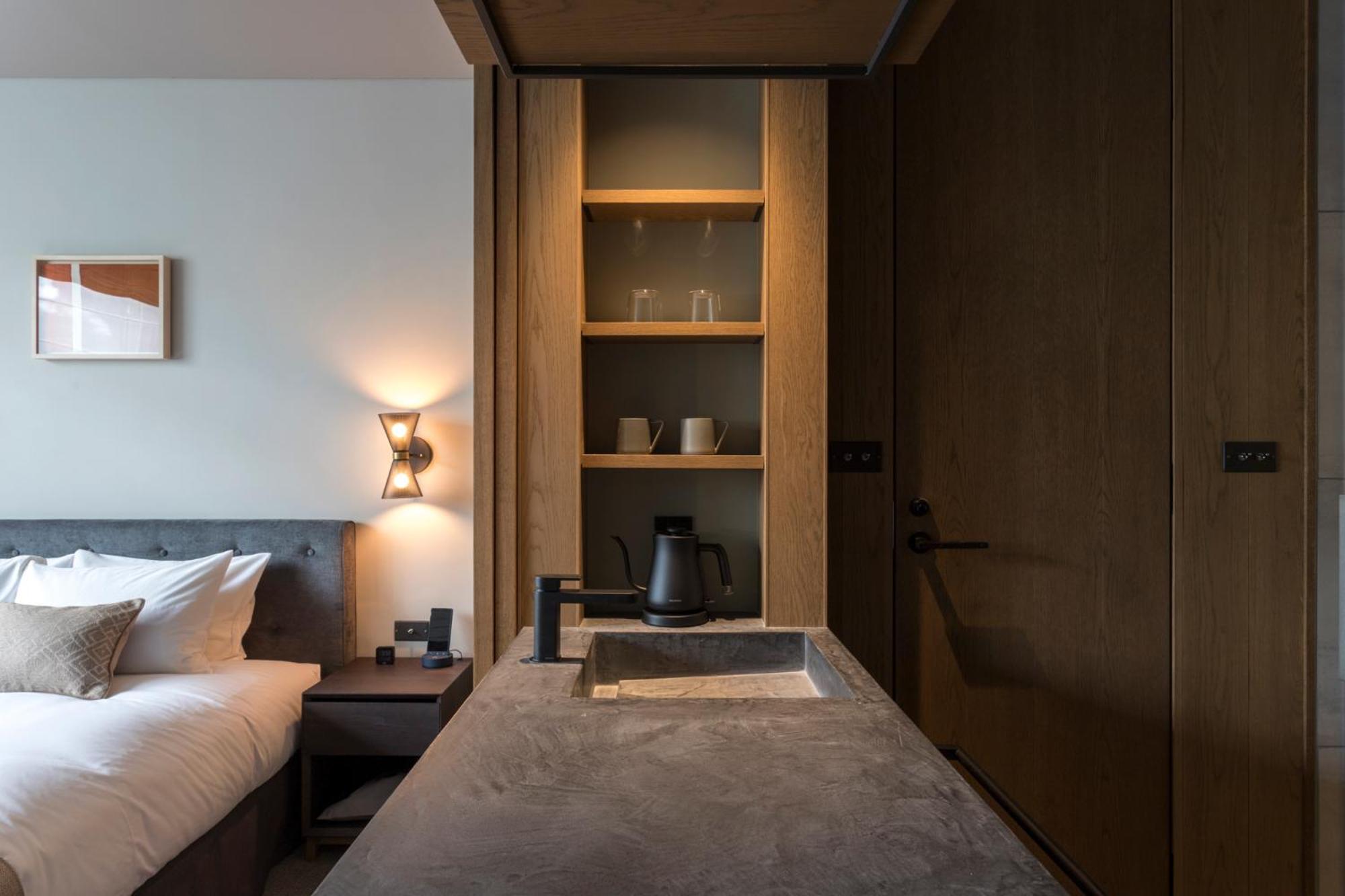 Standard Double Room - Photo 22