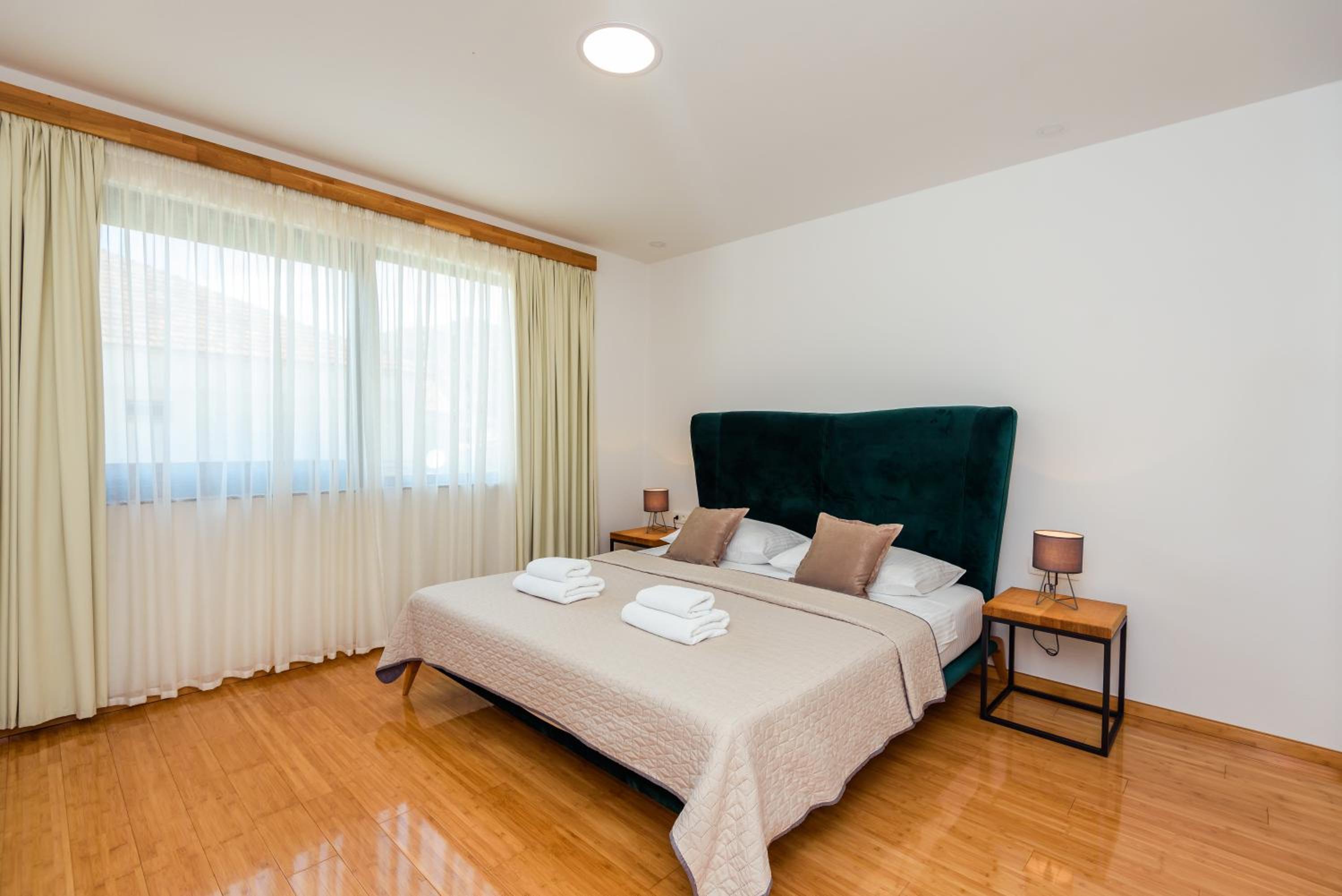 Superior King Room - Photo 2