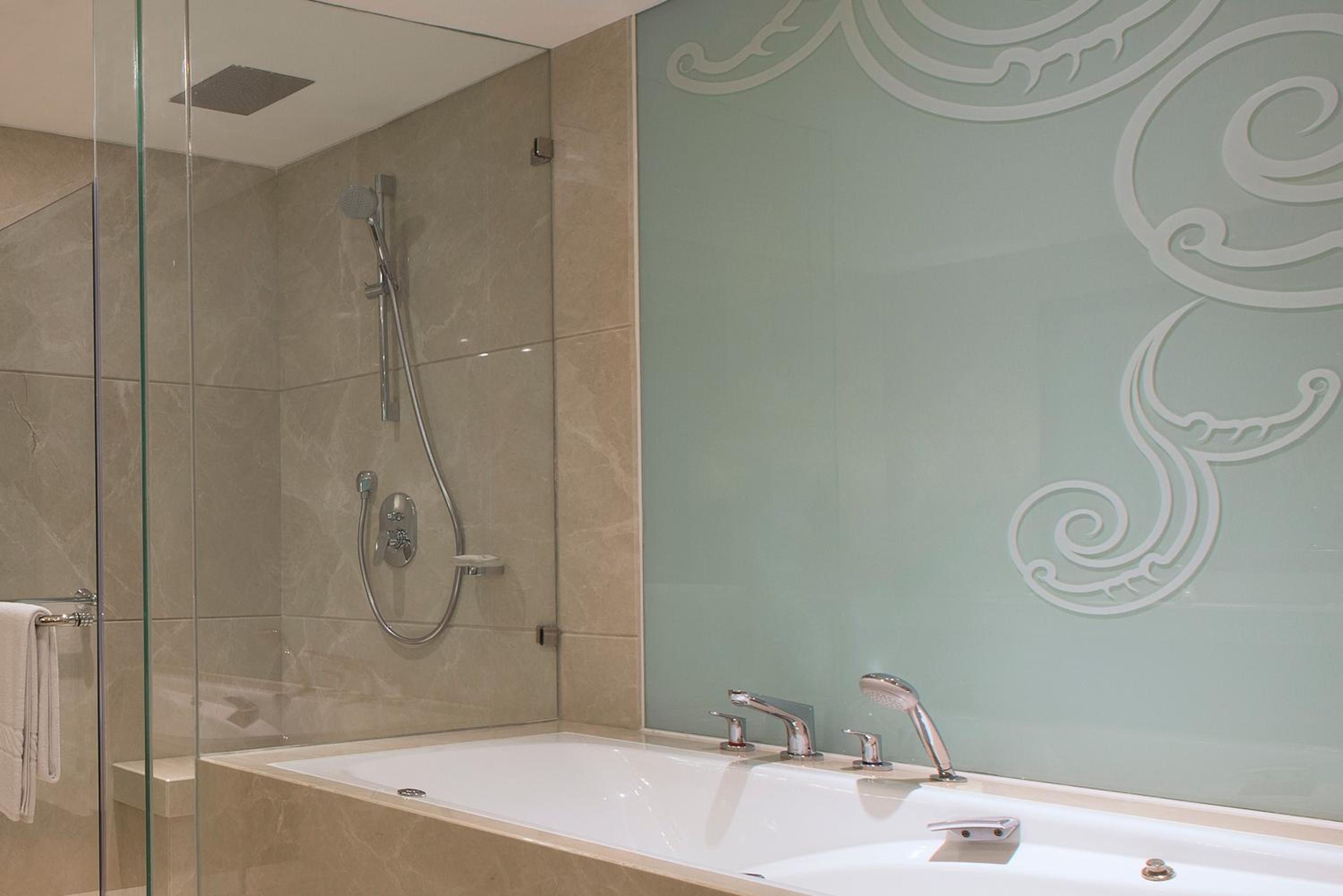 2 Twin/Single Beds, Club Lounge Access, Deluxe Guest Room