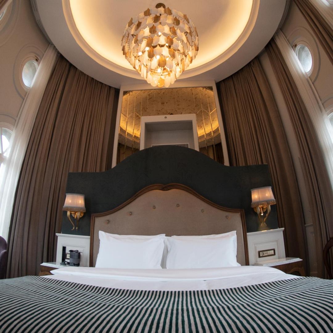 Executive Suite with, 1 King