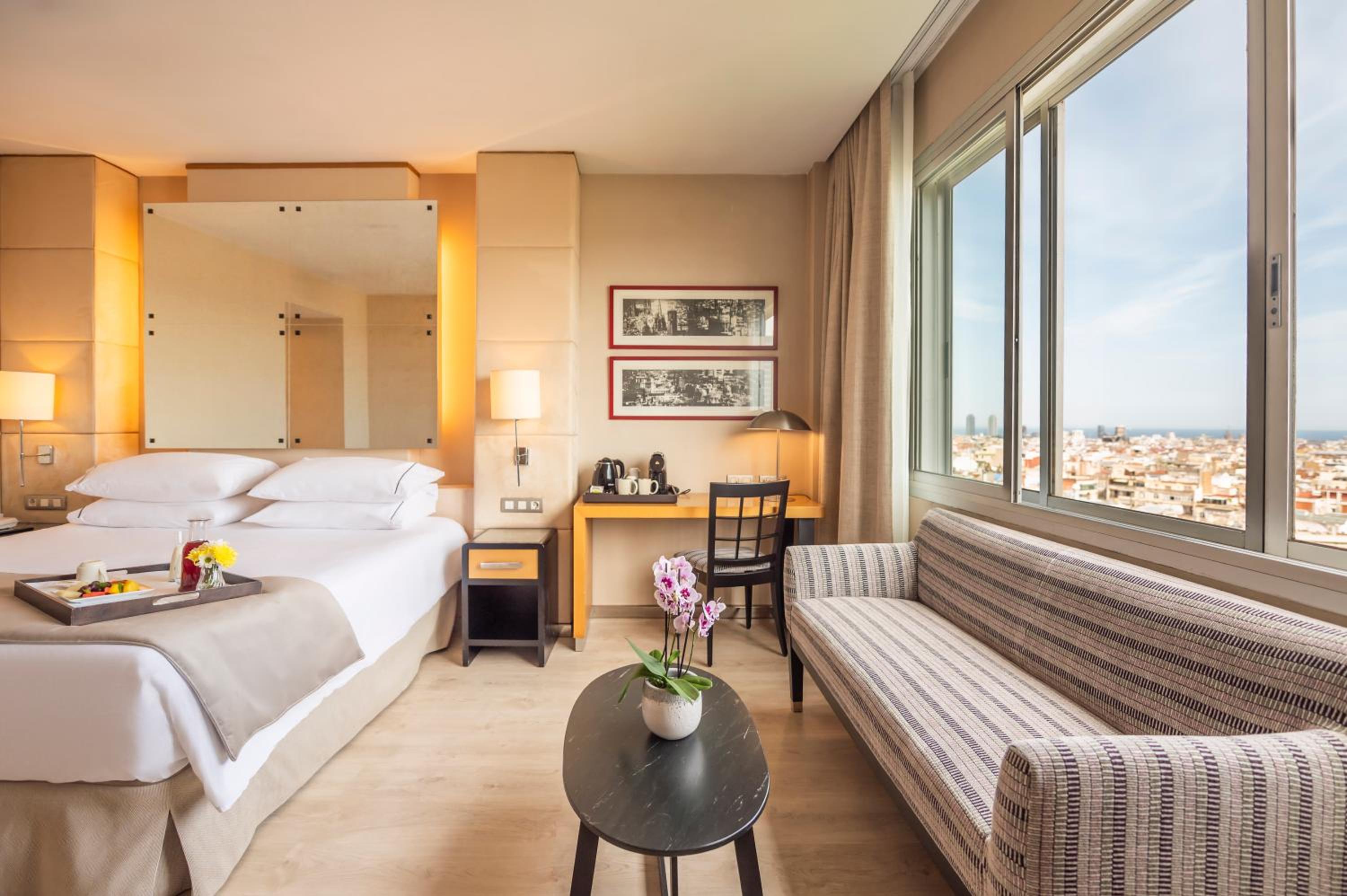 Superior Double or Twin Room with View photo 3
