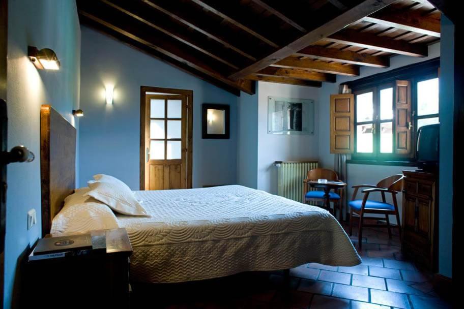 Habitación Doble Deluxe (2 Adultos + 1 Niño)