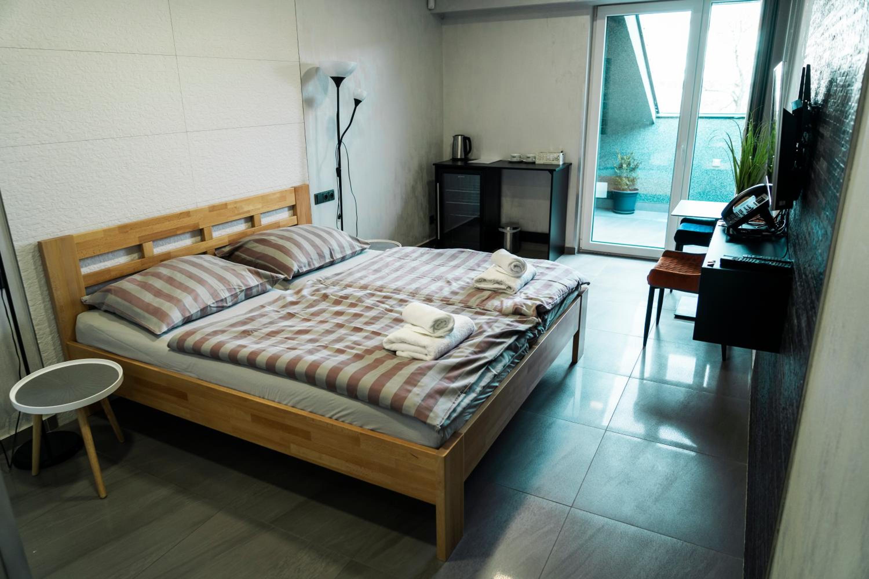 Deluxe Double Room with Balcony photo 2