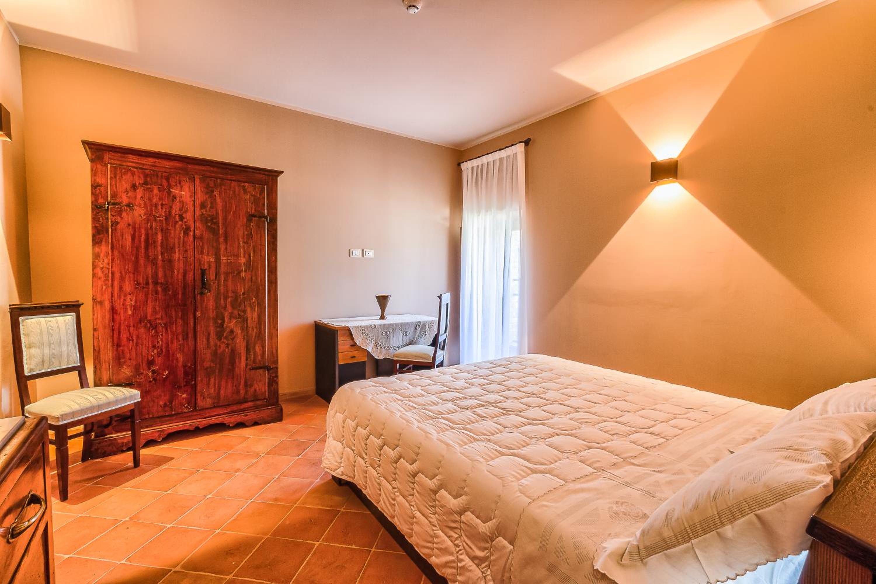 Double Room with Private Bathroom photo 2