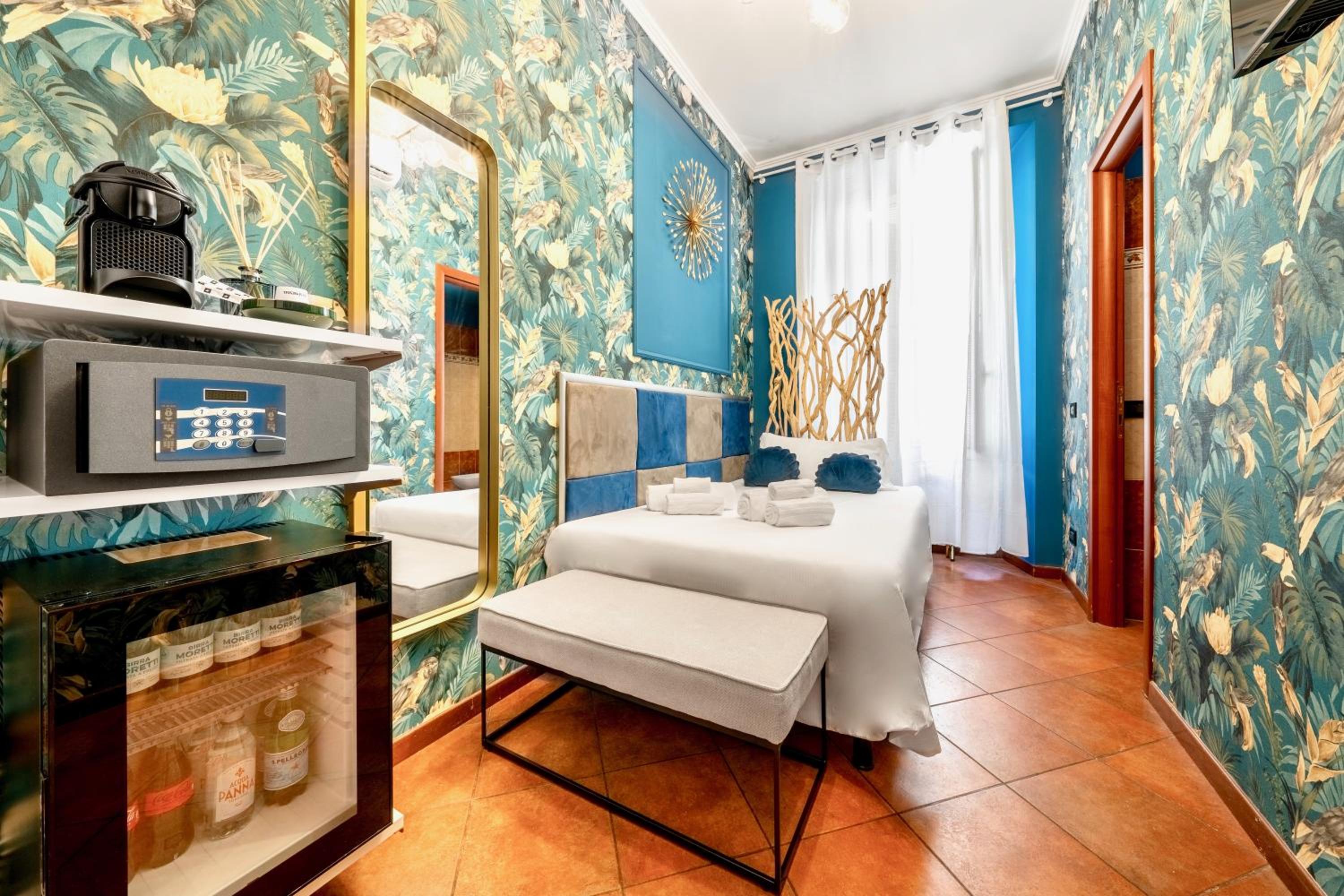Small Romantic Double Room photo 1