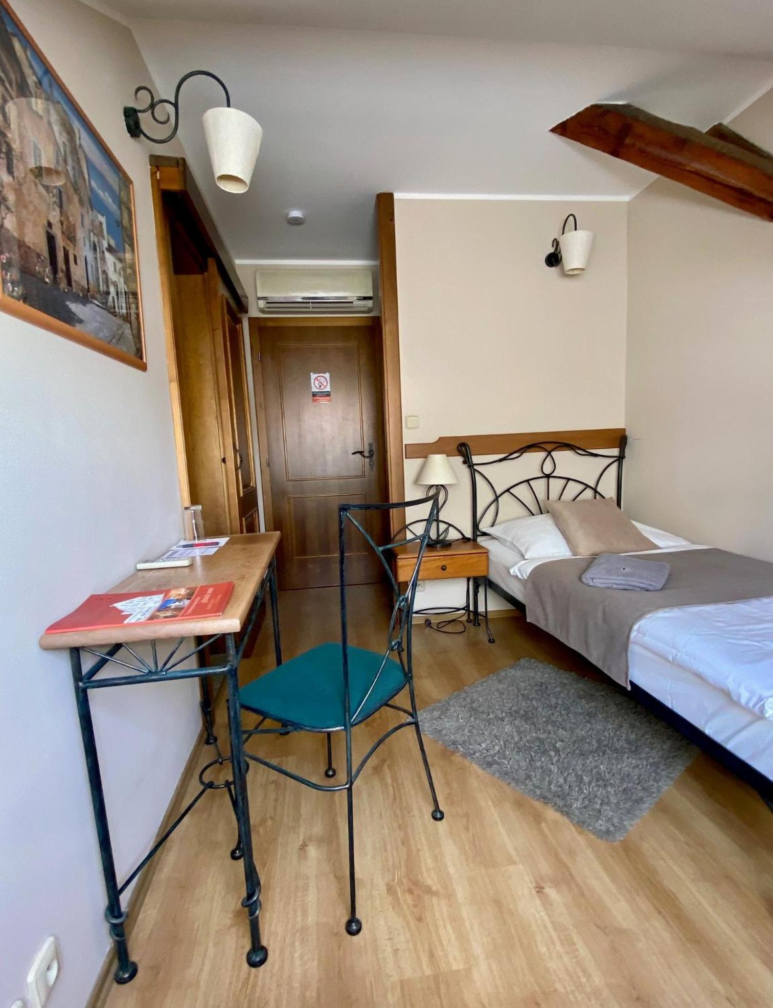 Single Room photo 1