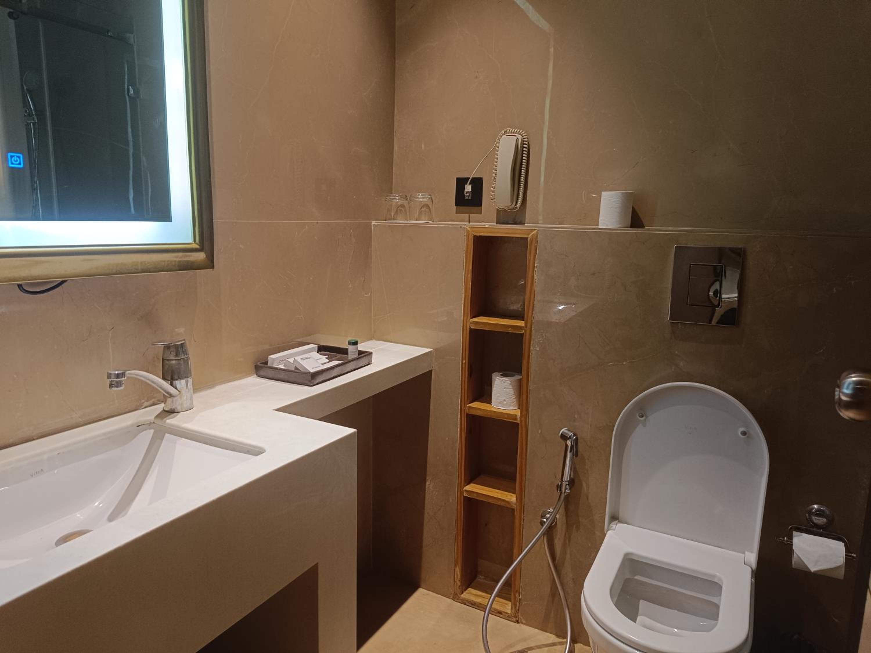 Standard Double Room - Photo 4
