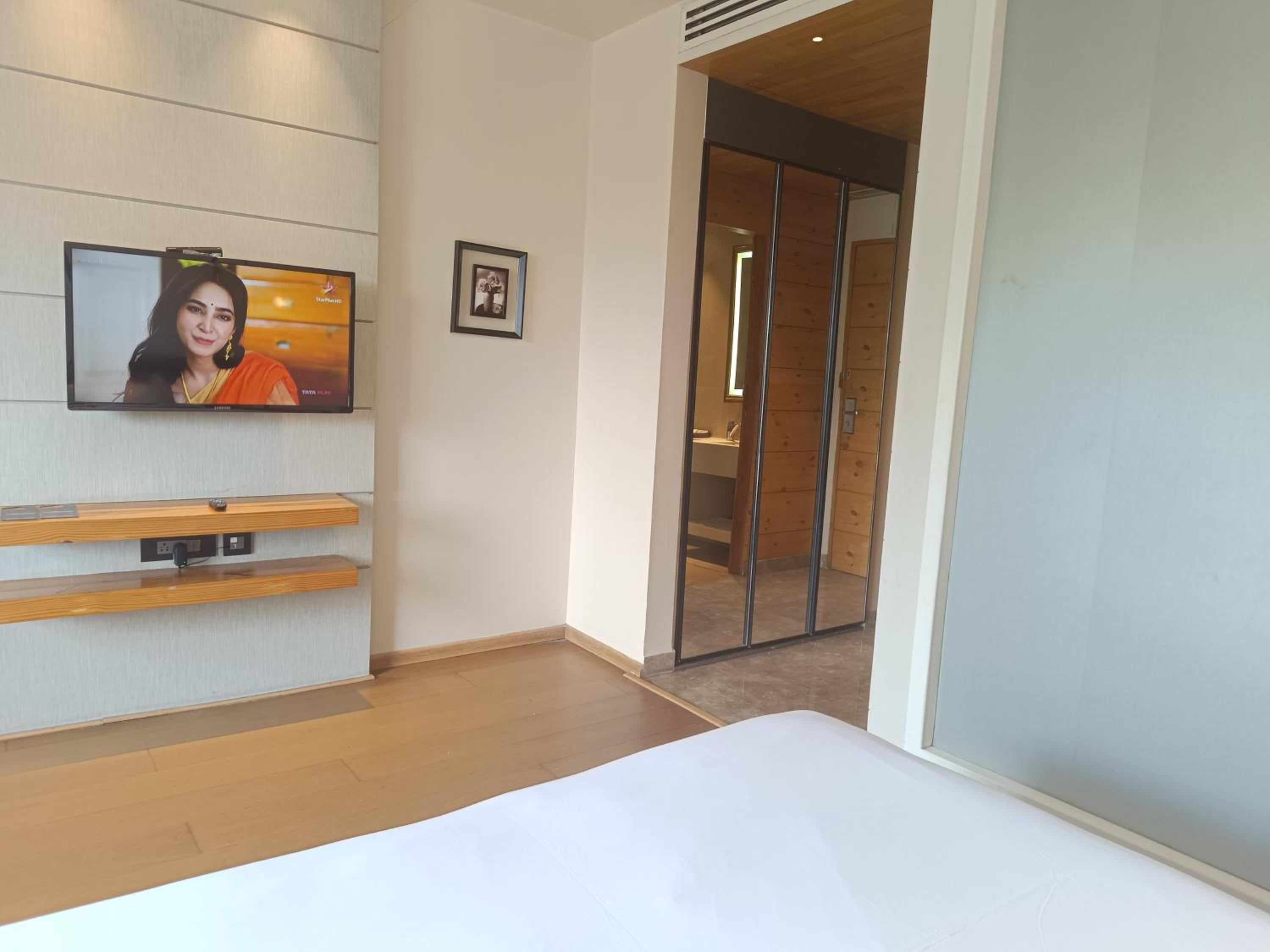 Standard Double Room - Photo 2