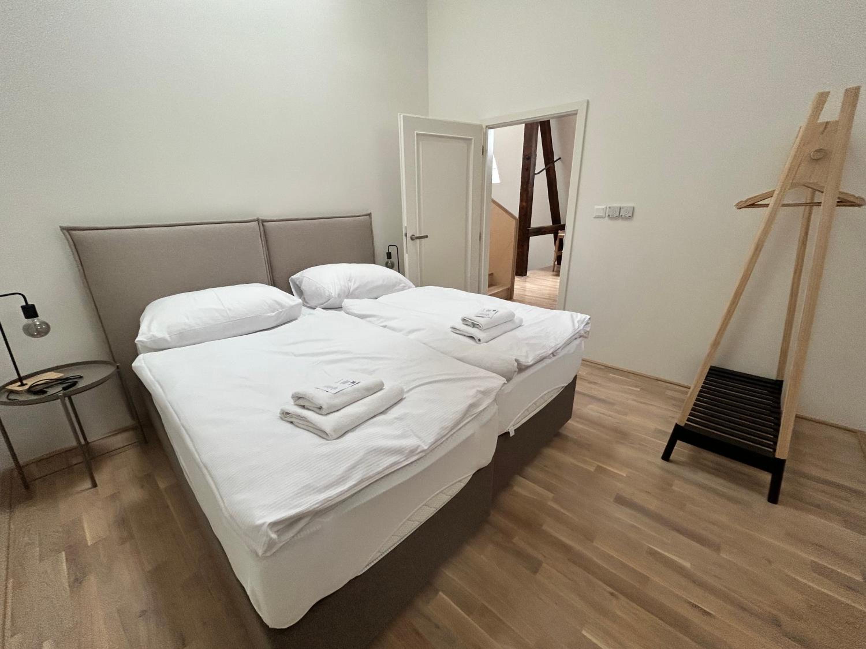 Apartment with Terrace - Photo 4