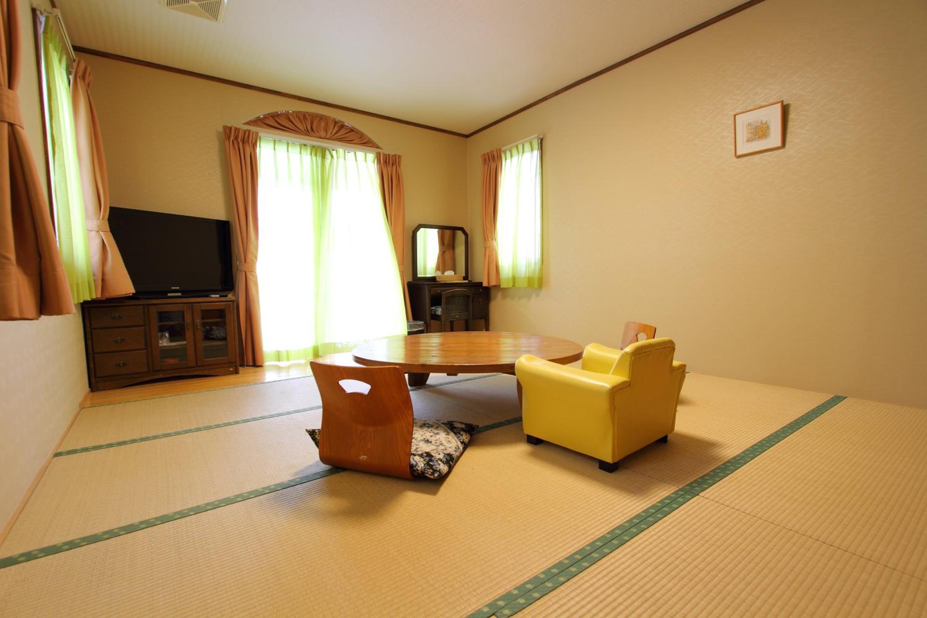 Japanese-Style Quadruple Room photo 1