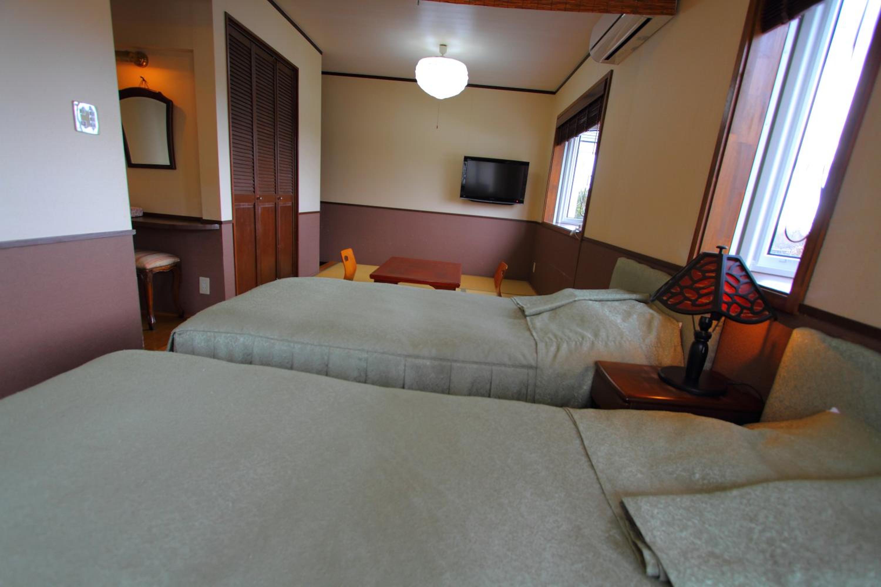 Quadruple Room with Tatami Area photo 3