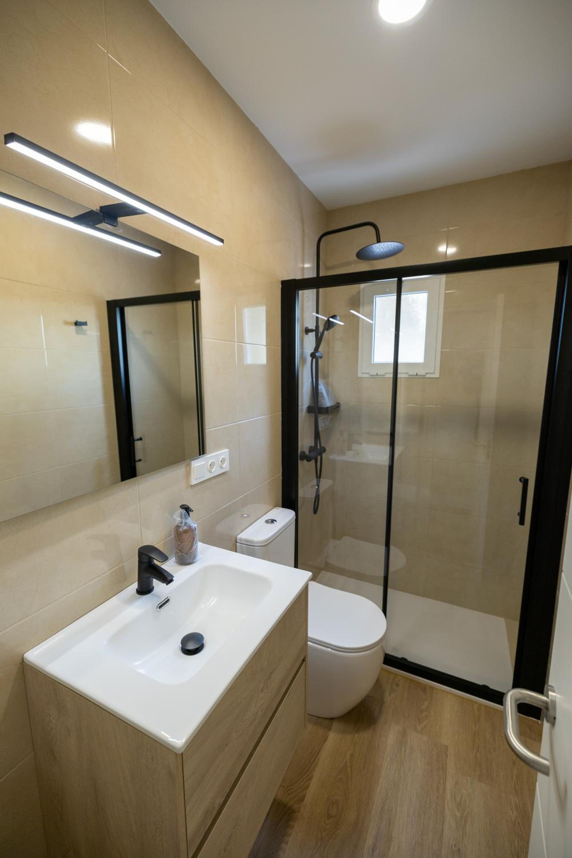 Budget Double Room photo 2