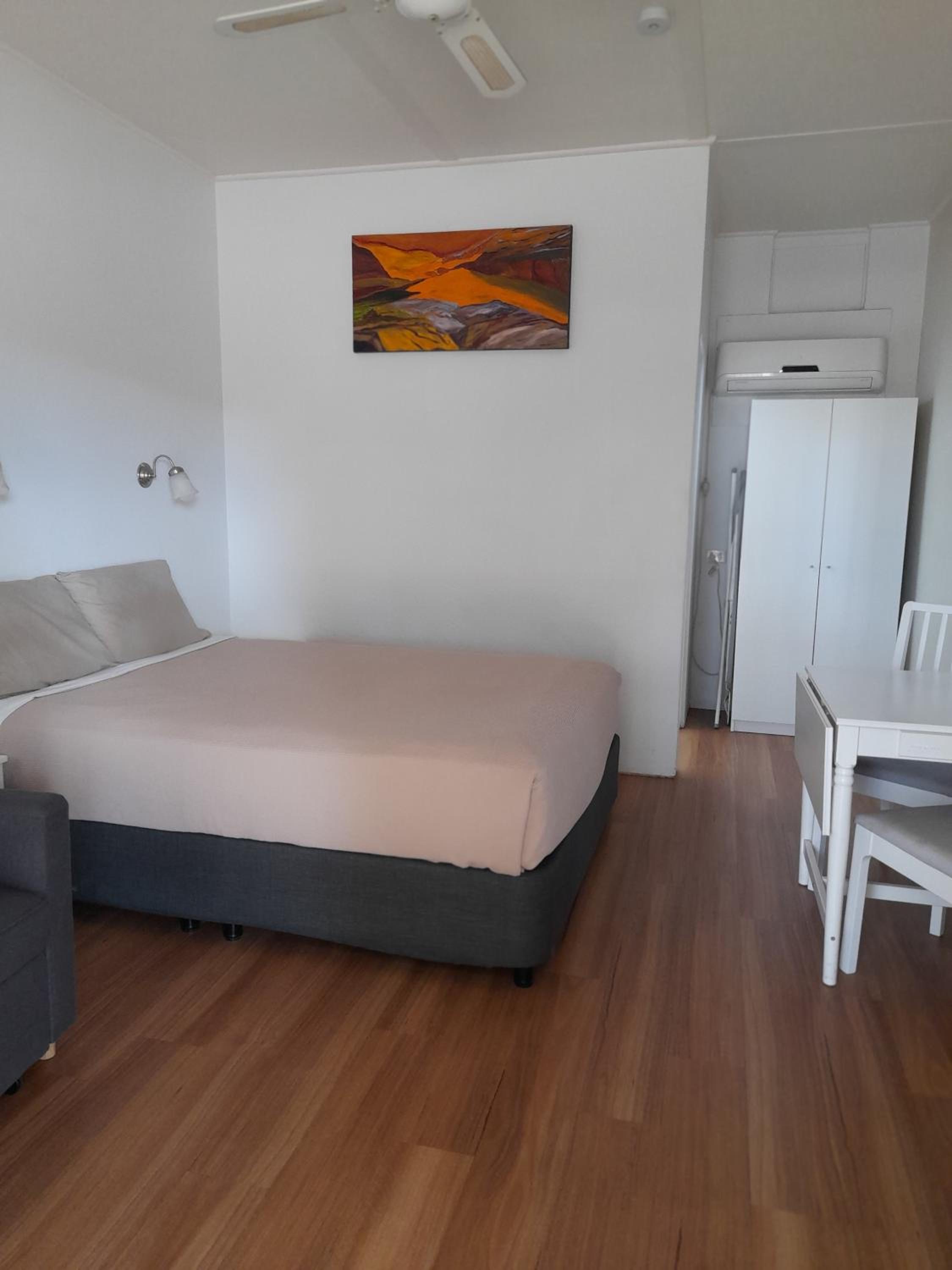 Deluxe Queen Room - Photo 1