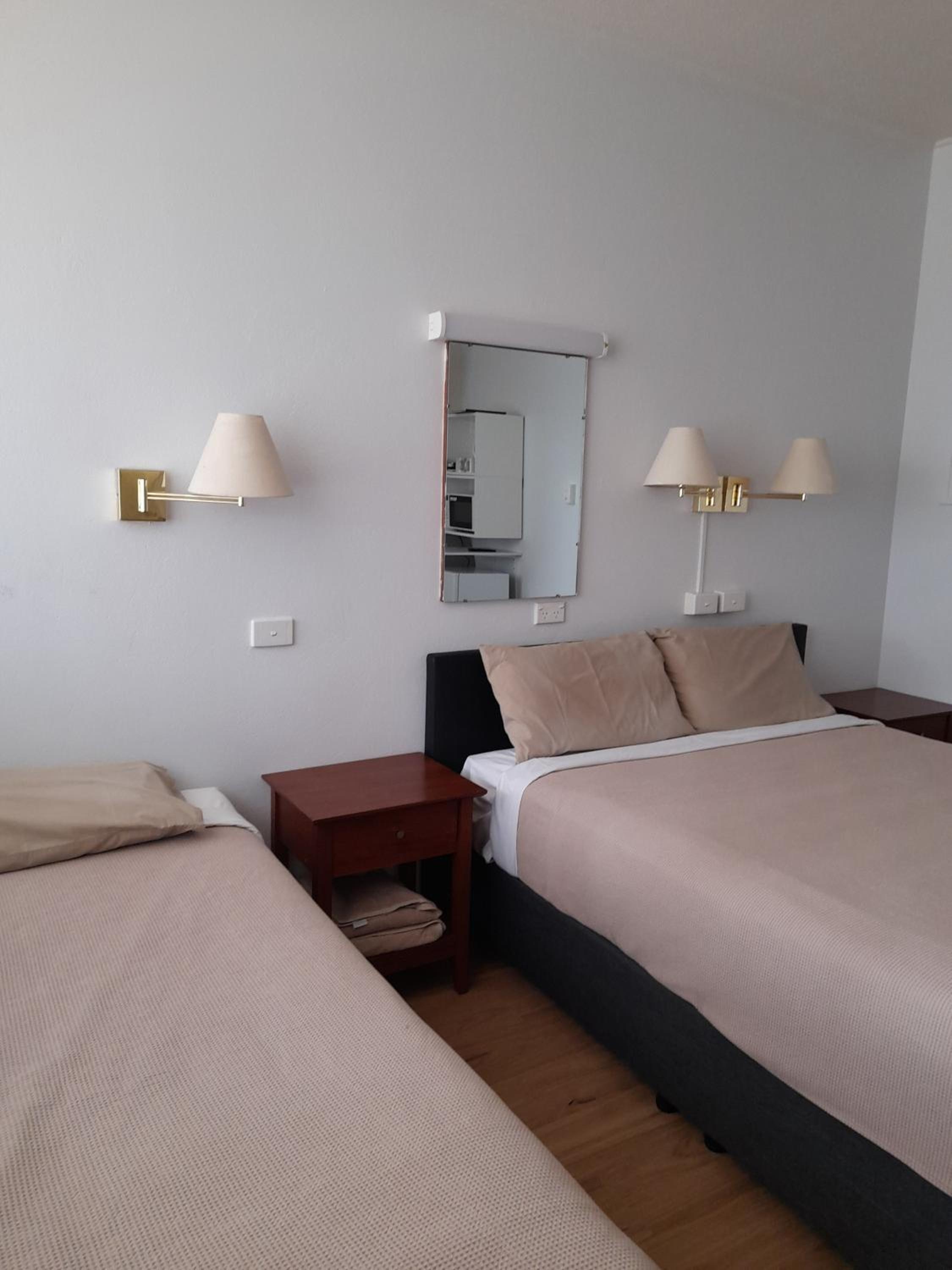 Double Room with Extra Bed - Photo 11