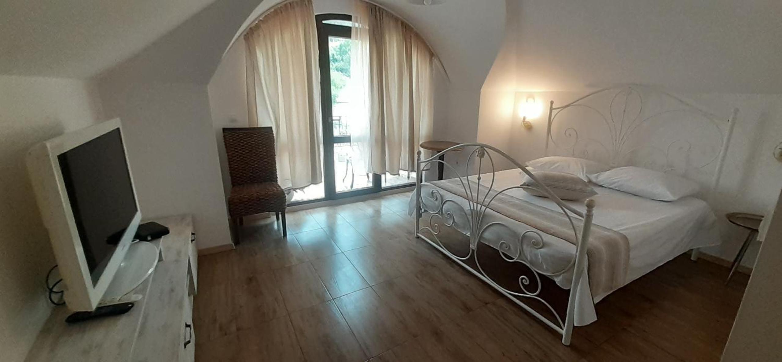 Deluxe Double Room - Photo 4