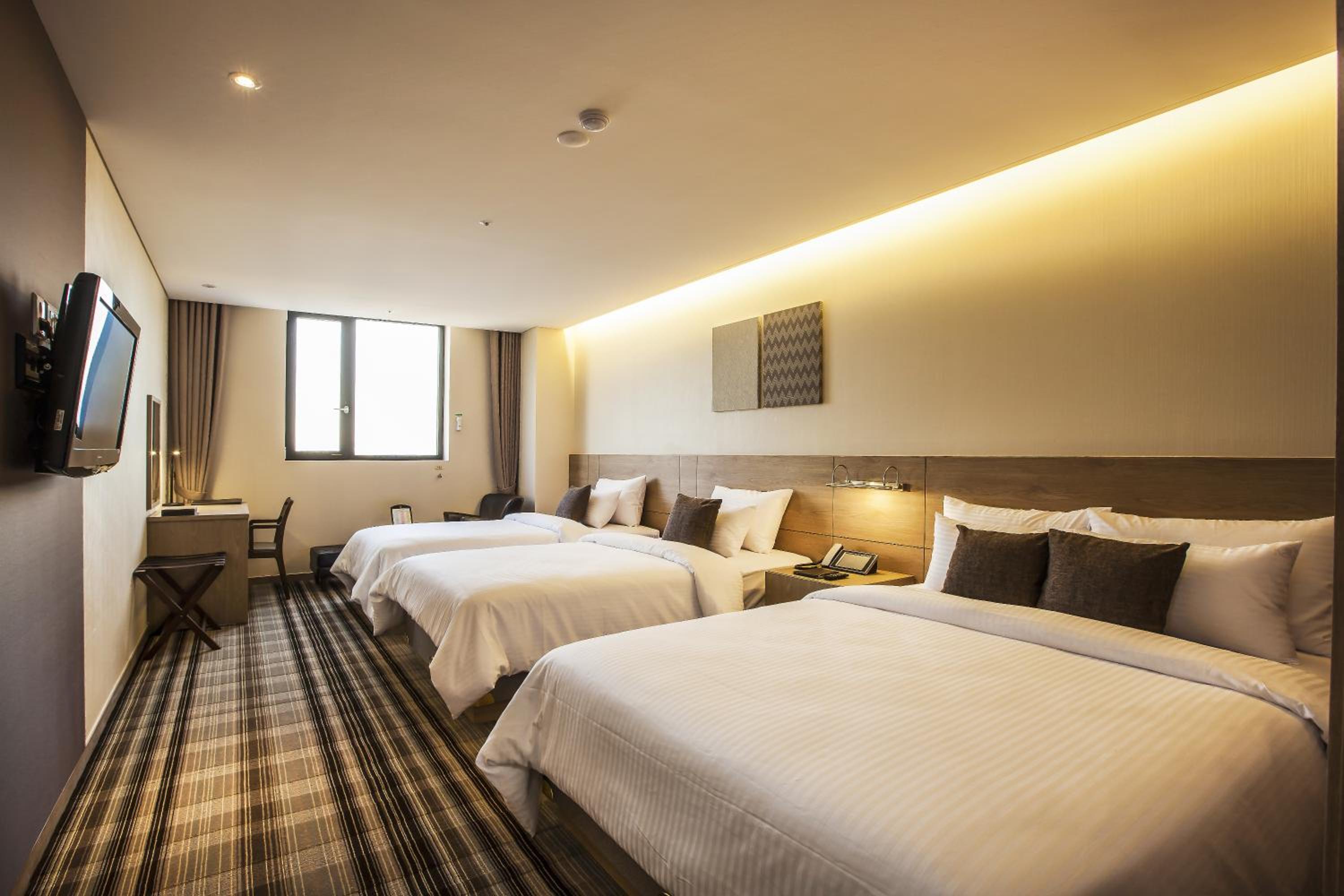 Triple Room photo 2