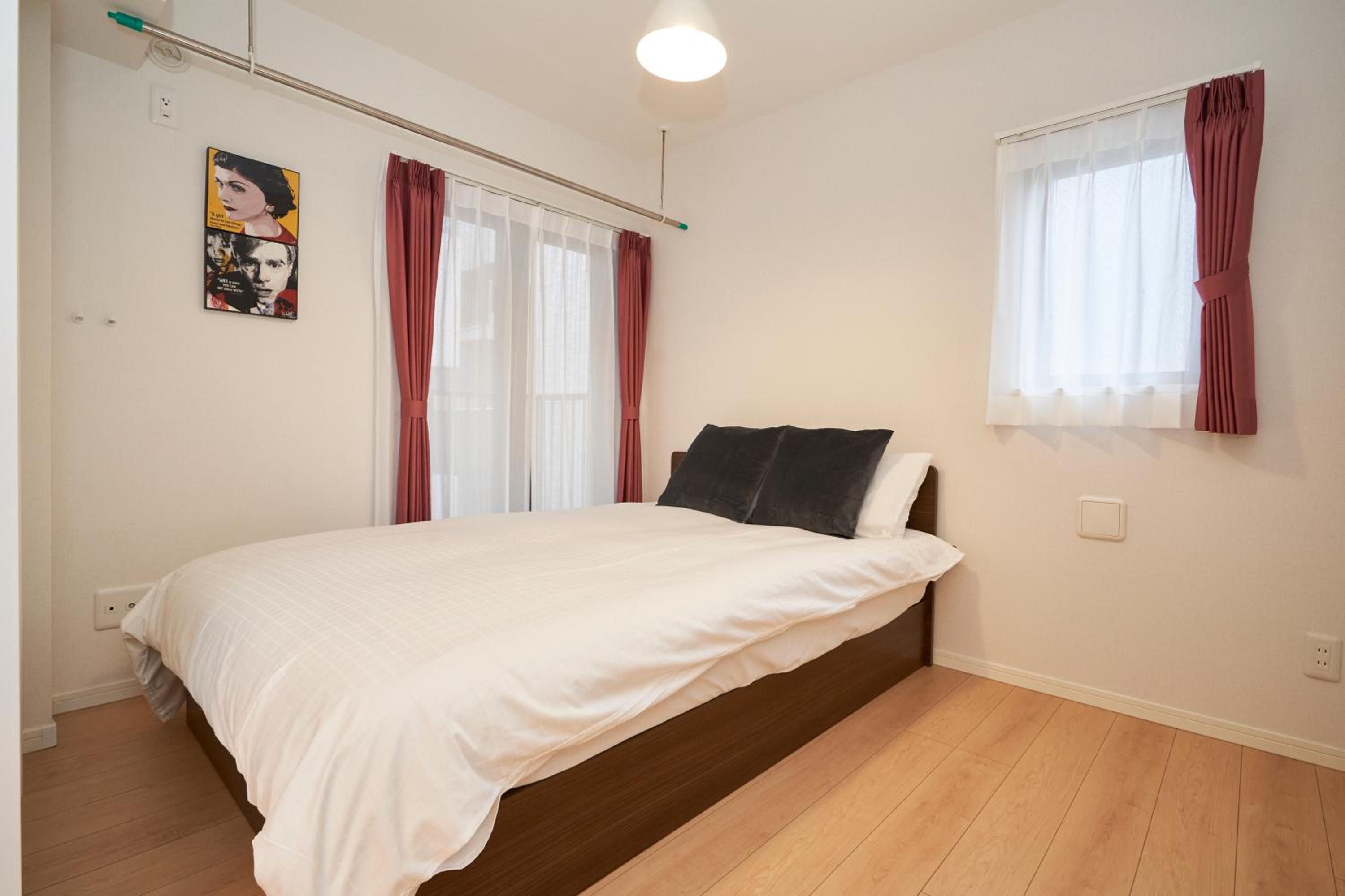 One-Bedroom Apartment photo 2