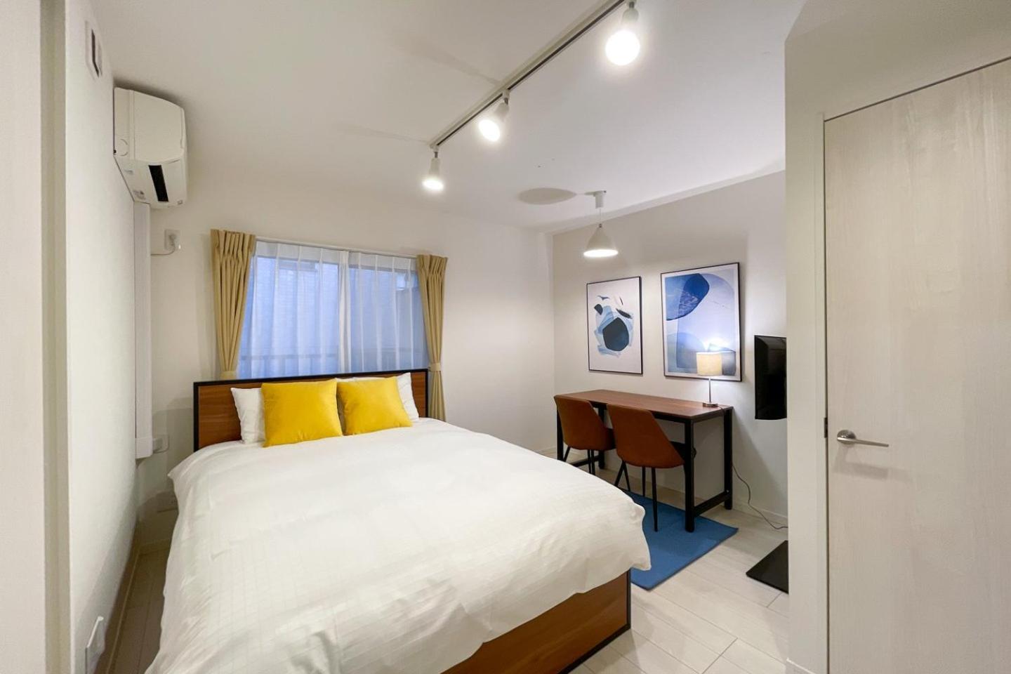 One-Bedroom Apartment photo 1