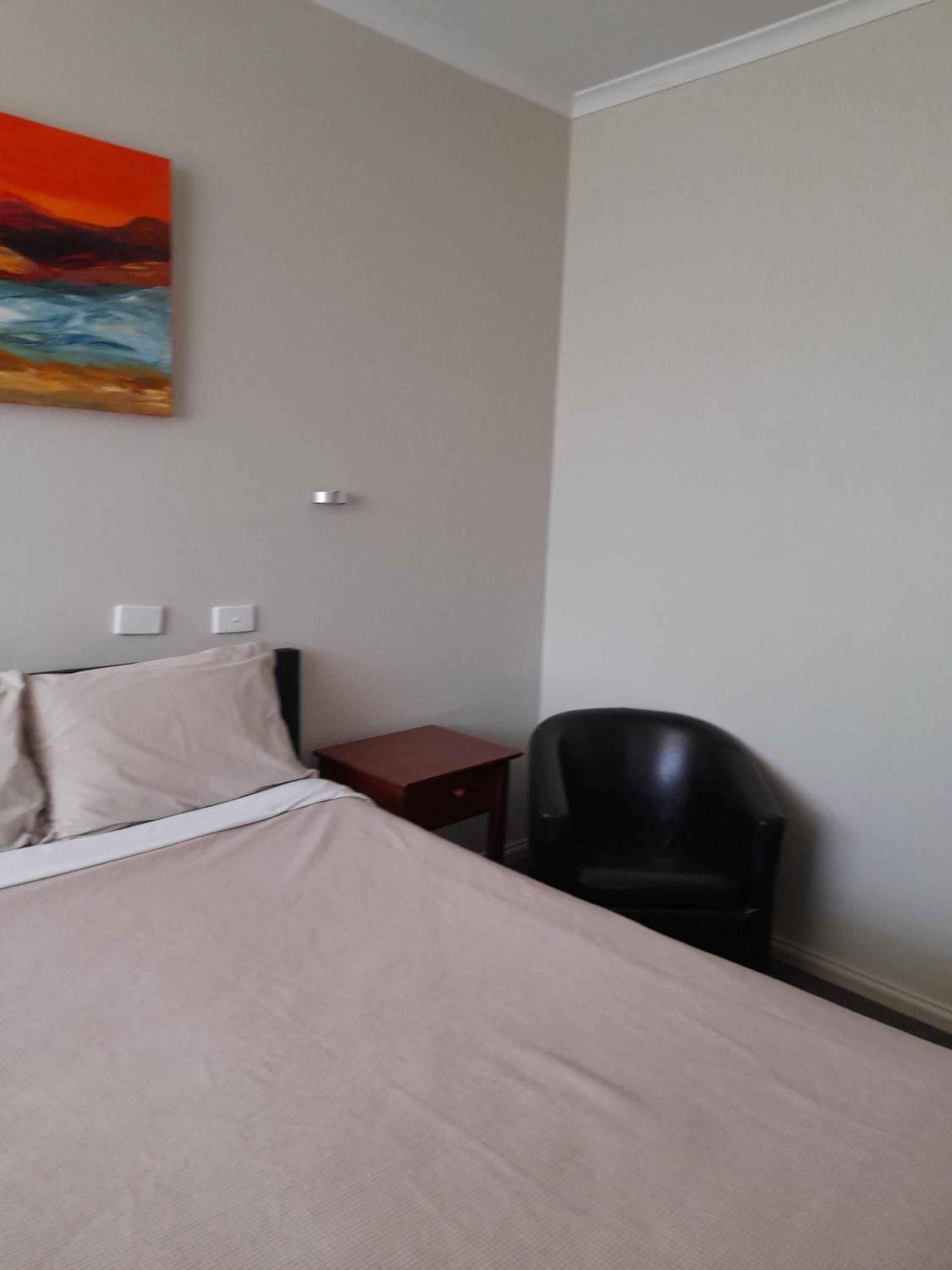Deluxe Queen Room - Photo 6