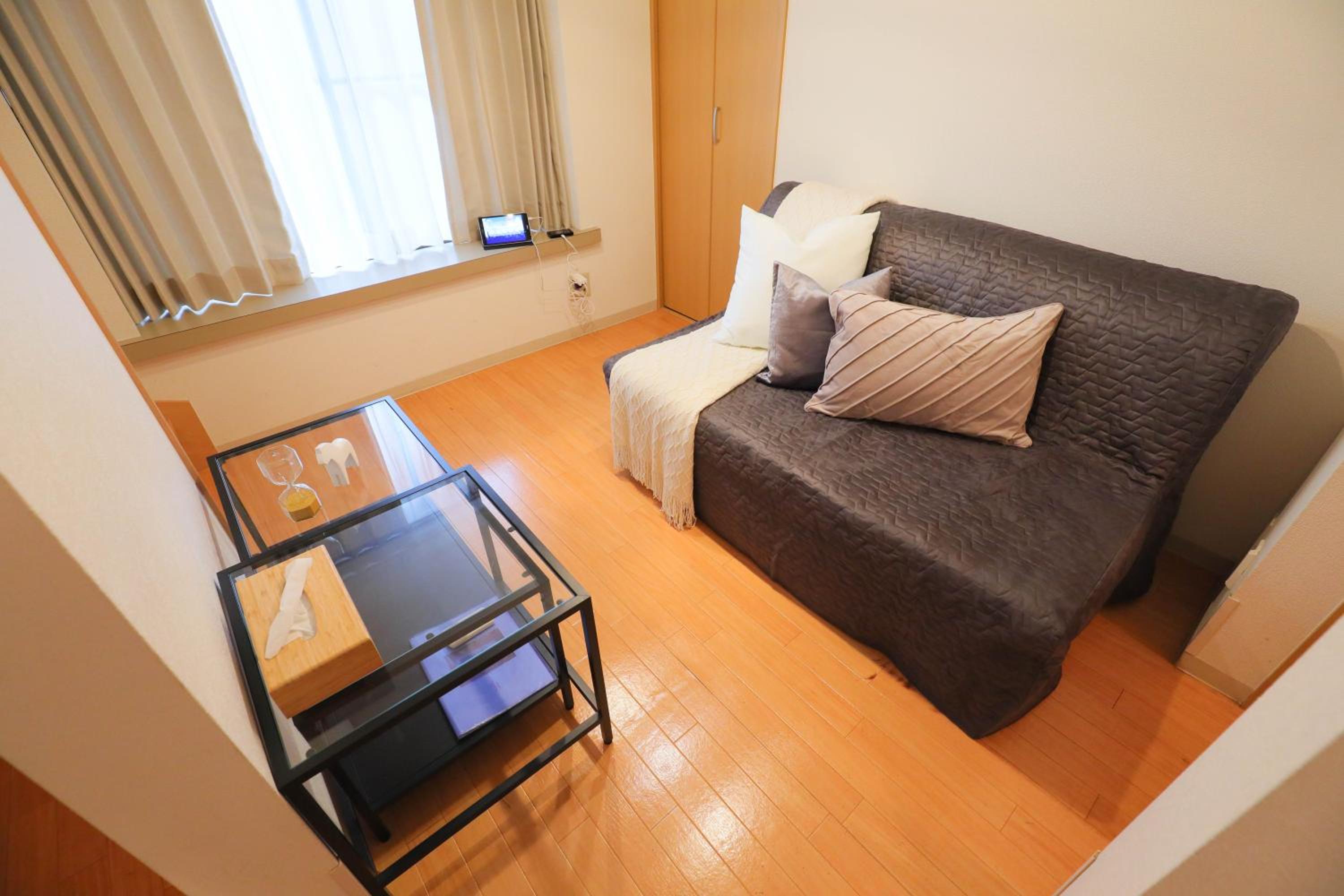 One-Bedroom Apartment photo 1