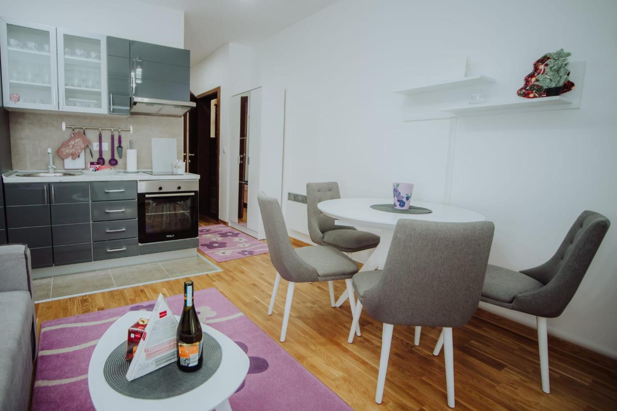 Apartment With Garden View photo 3