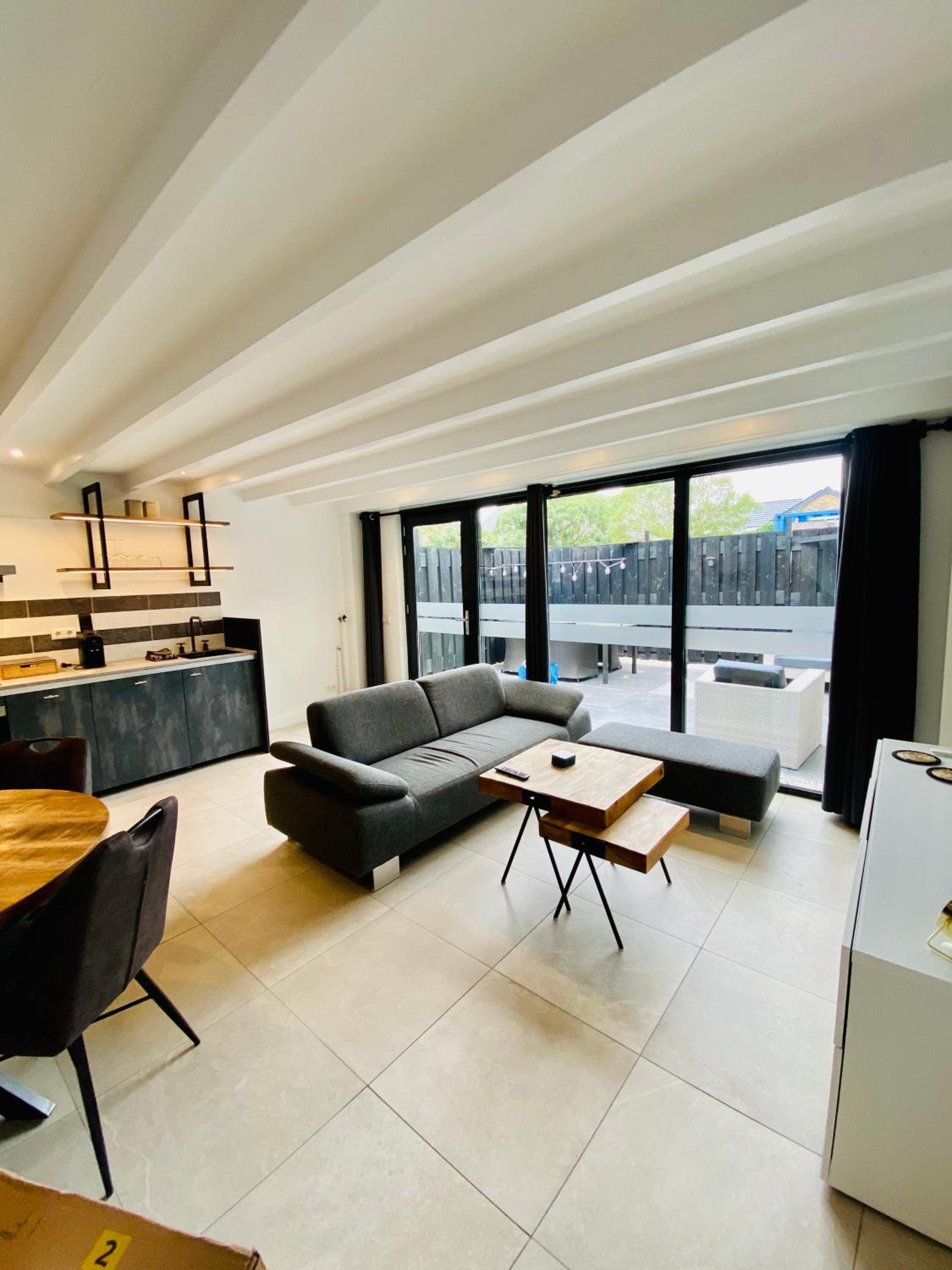 One-Bedroom House photo 1