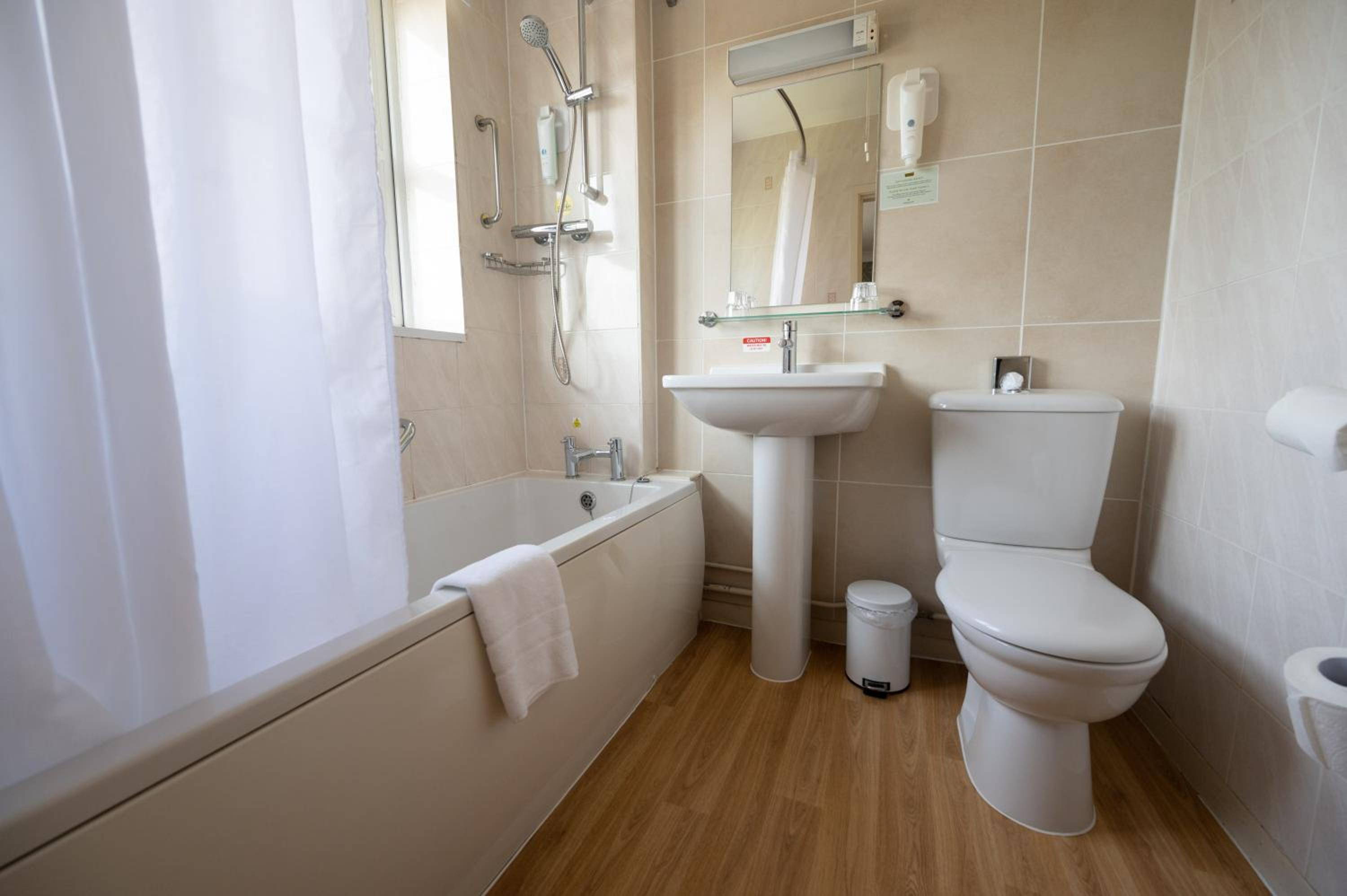 Twin Room - Photo 6