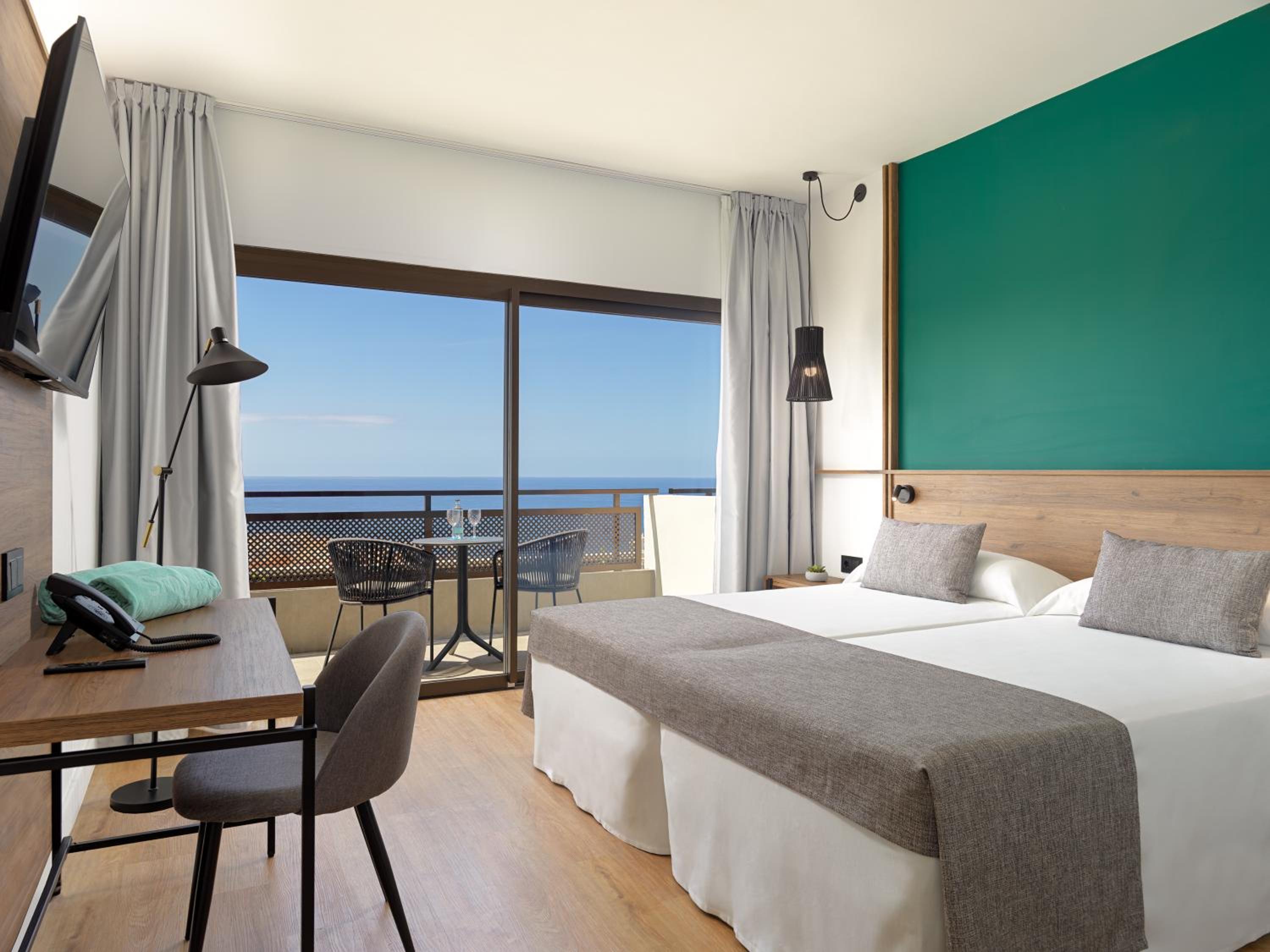 Magnus Double Room with Sea View