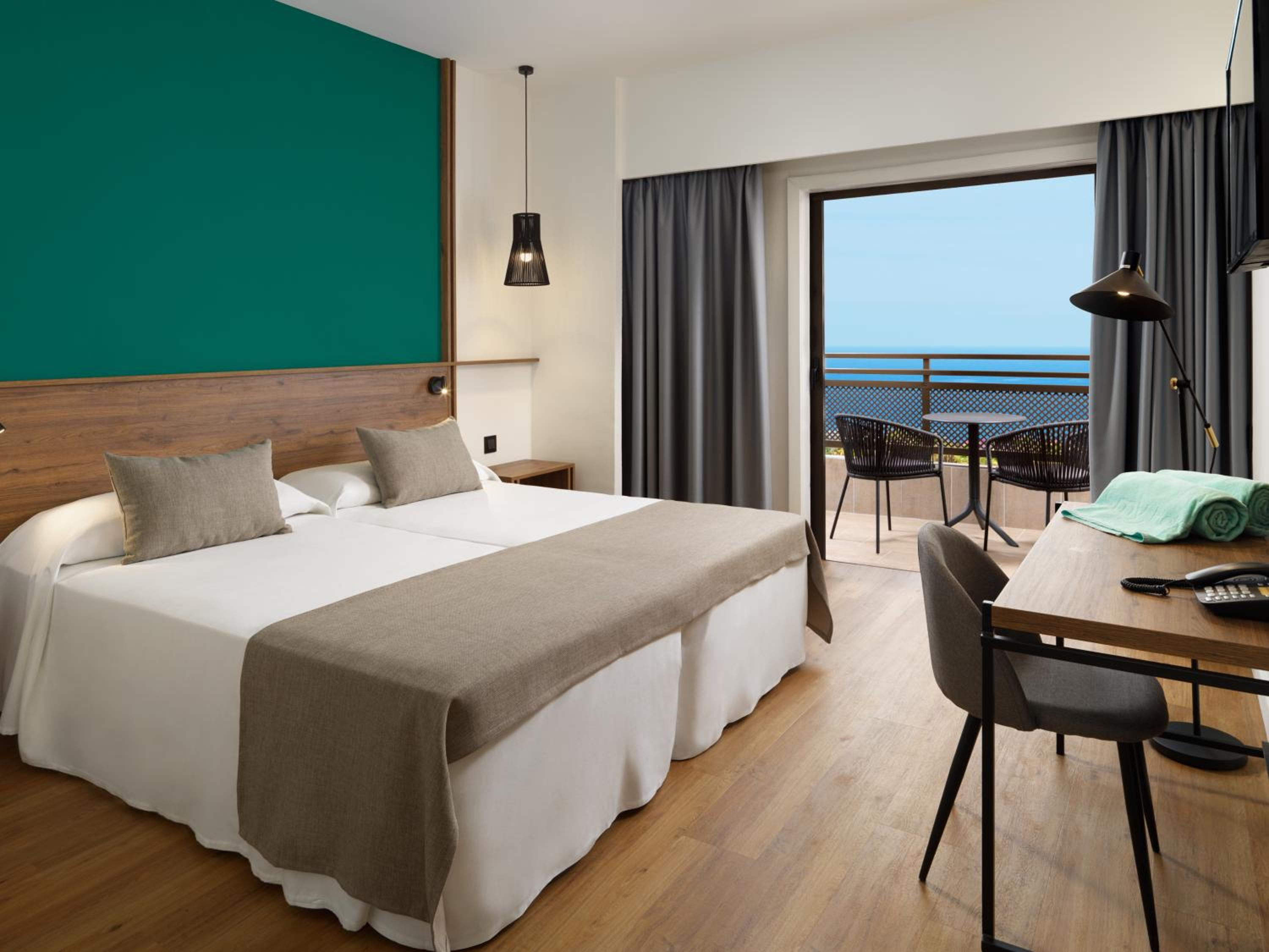 Magnus Double Room with Sea View thumbnail 5