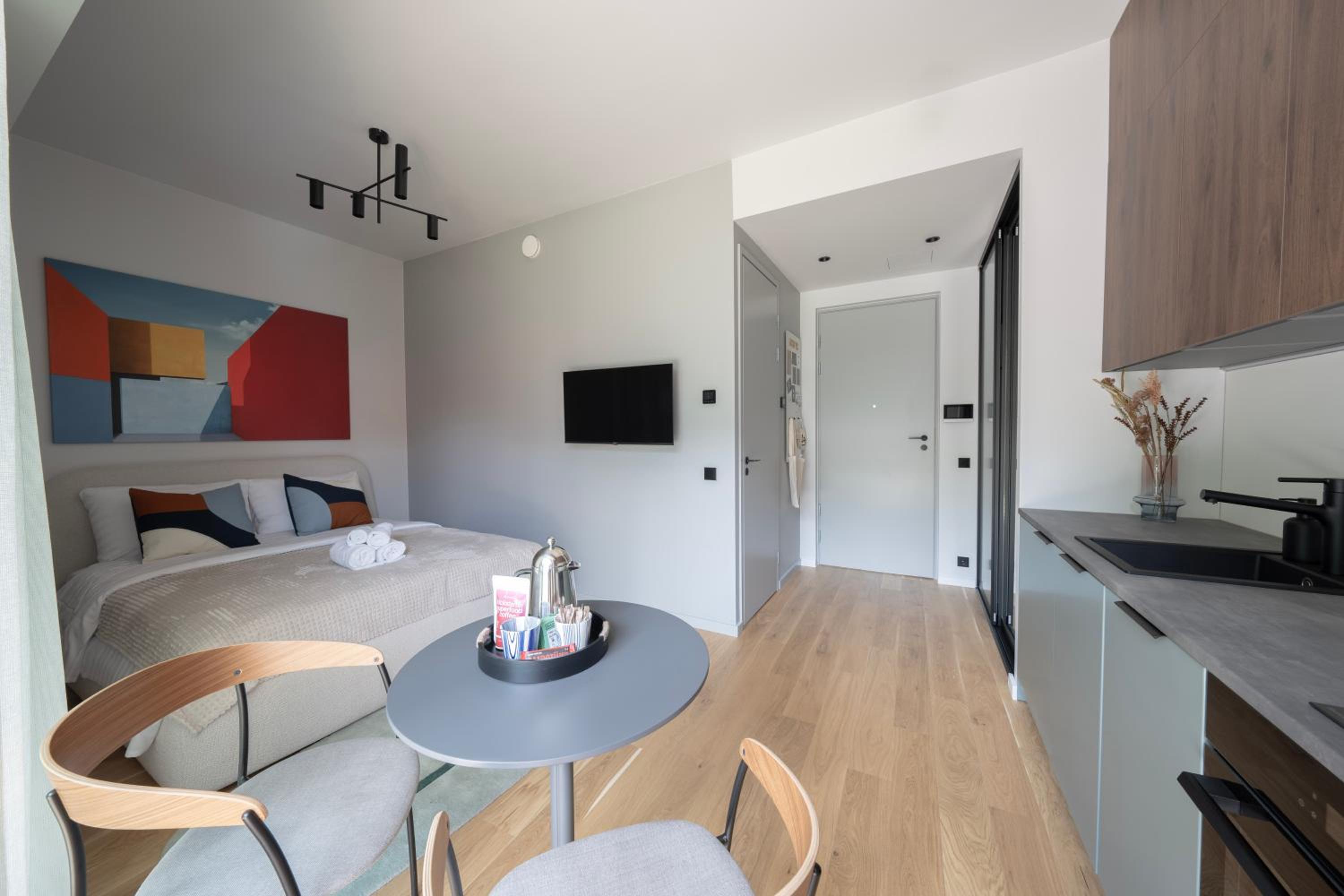 Original Studio with Kitchen