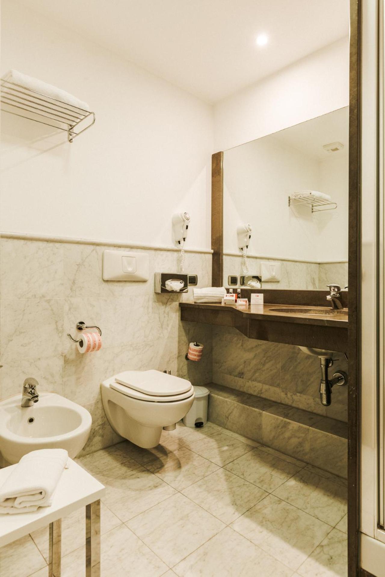 Superior Double Room - Photo 3
