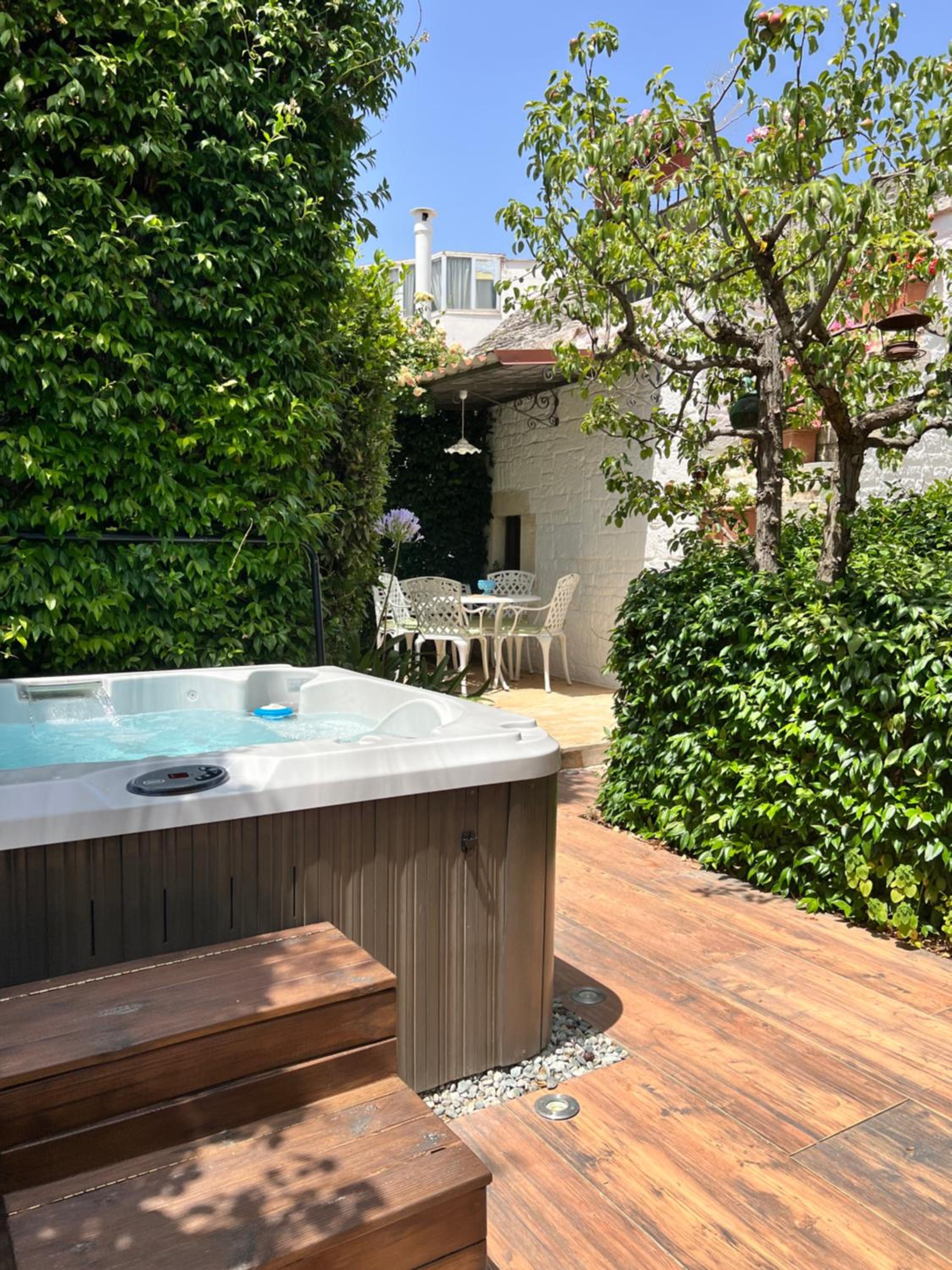 Trullo Suite with Hot Tub - Photo 32