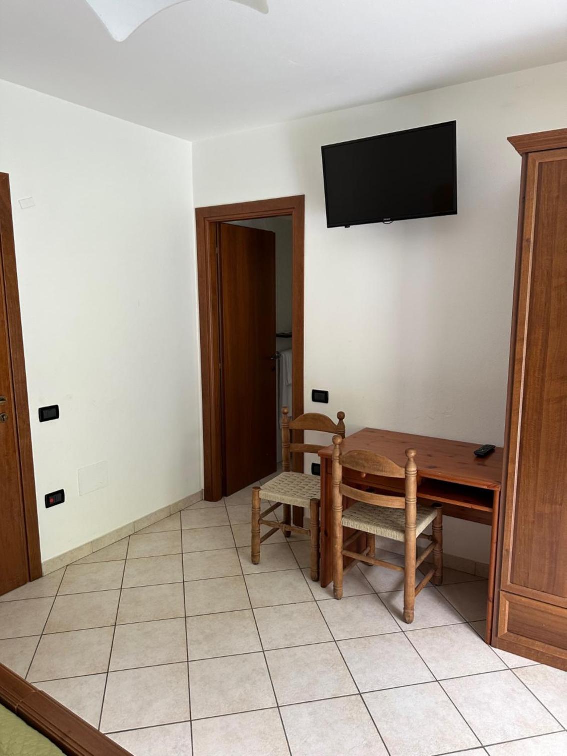 Double Room with Private Bathroom photo 2