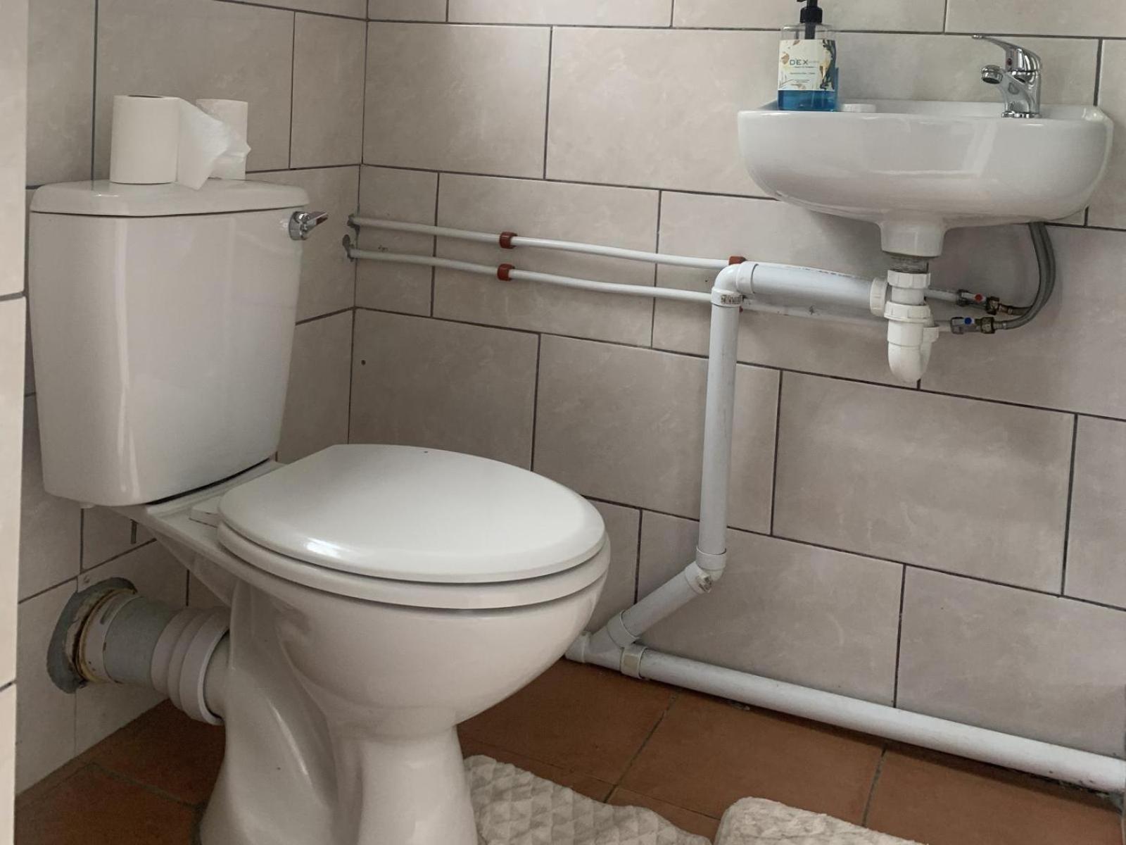 Budget Double Room - Photo 4