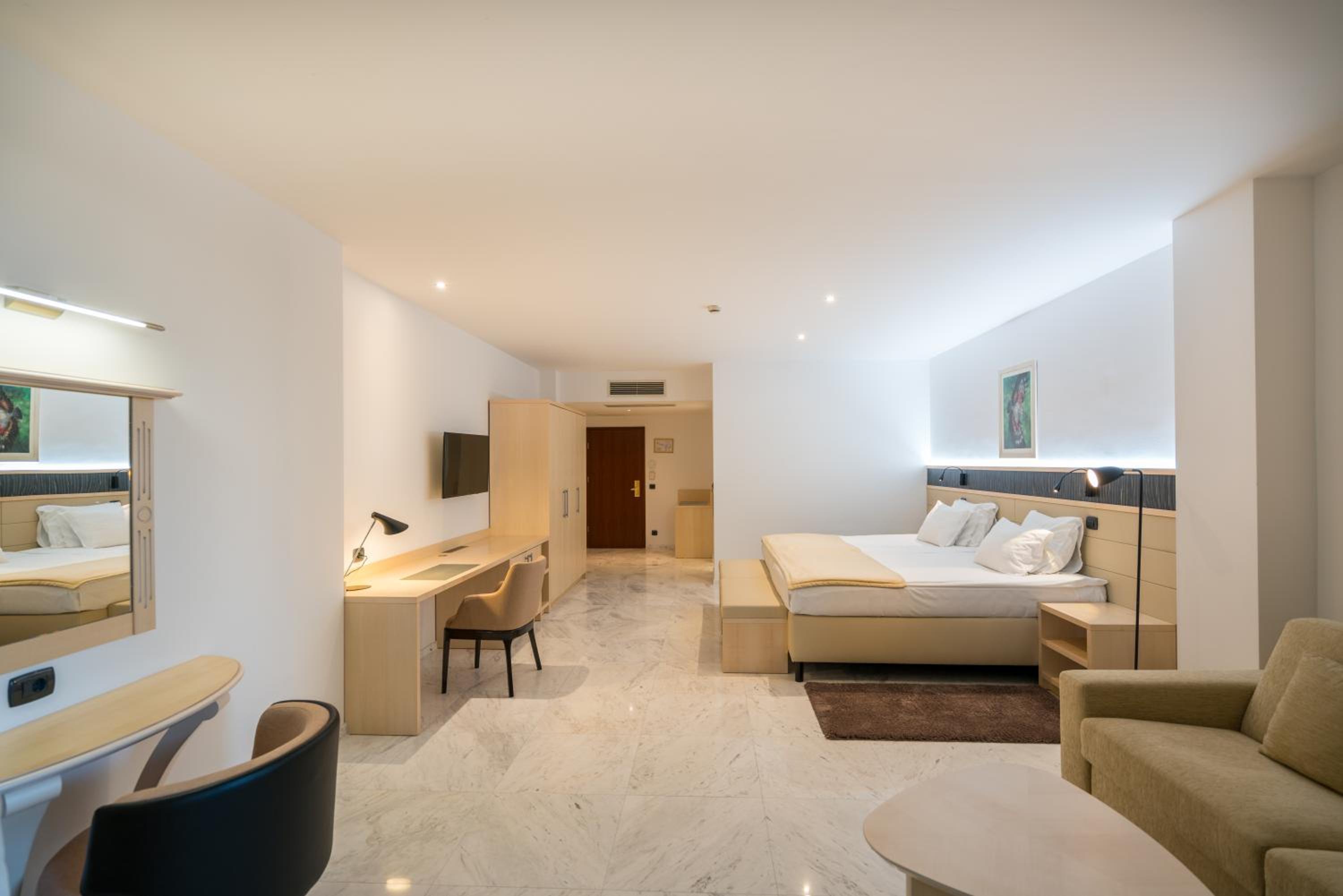 Junior Suite with Garden View photo 2