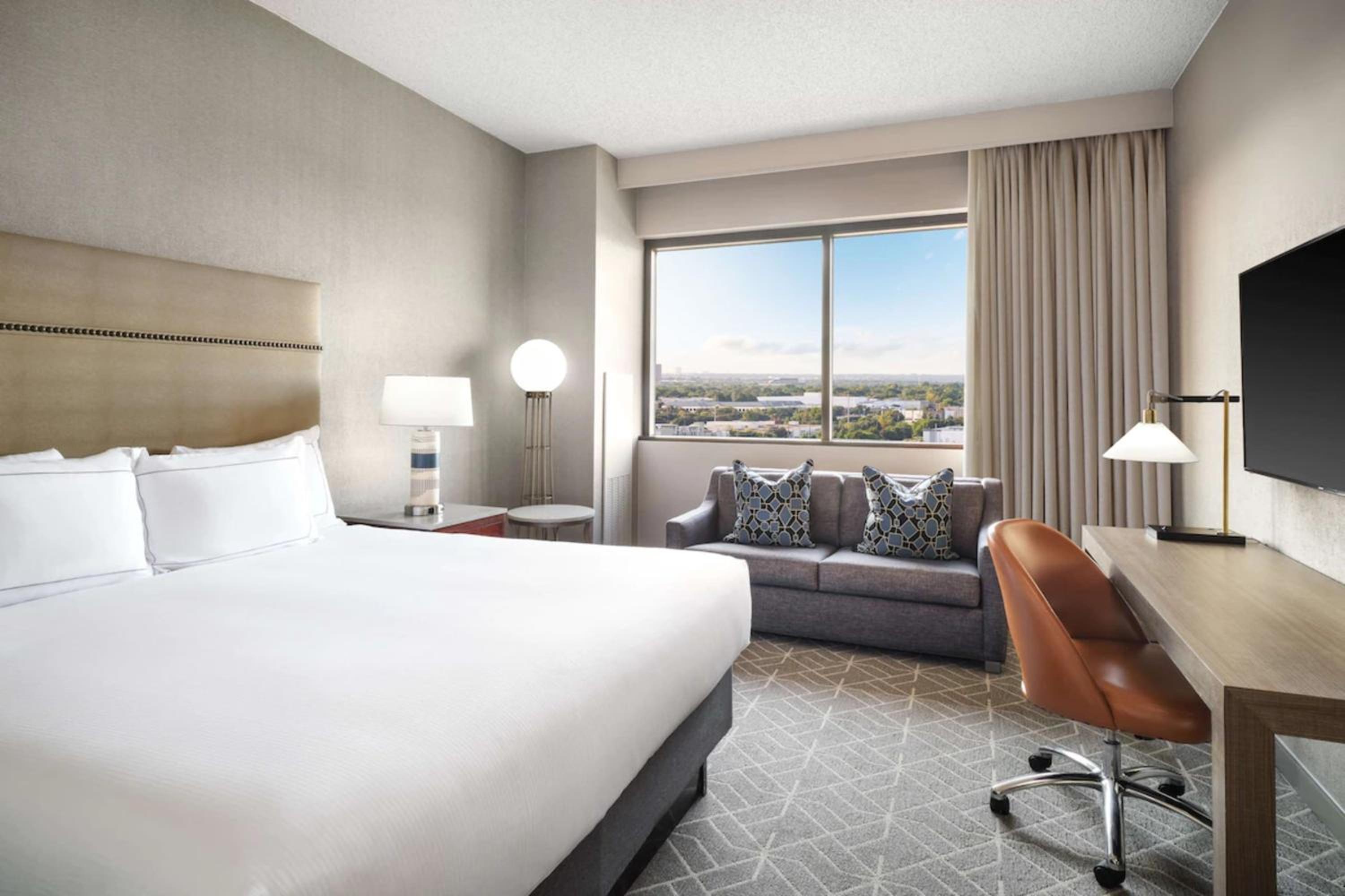 King Room with Sofa Bed and City View - Photo 2