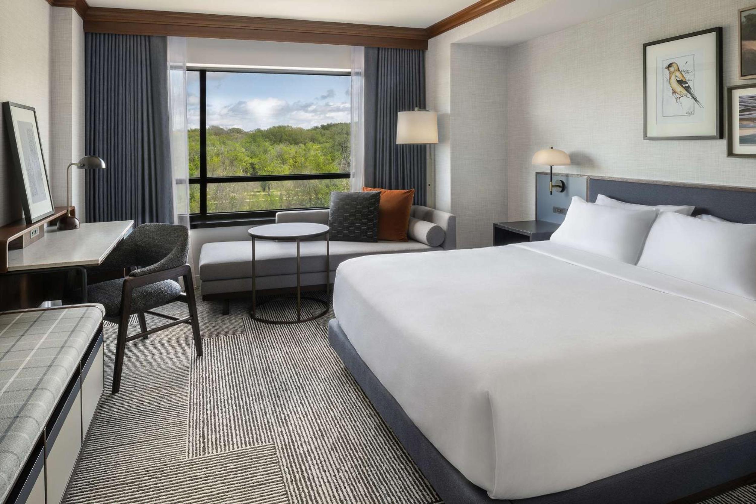 King Room with River View - Photo 1