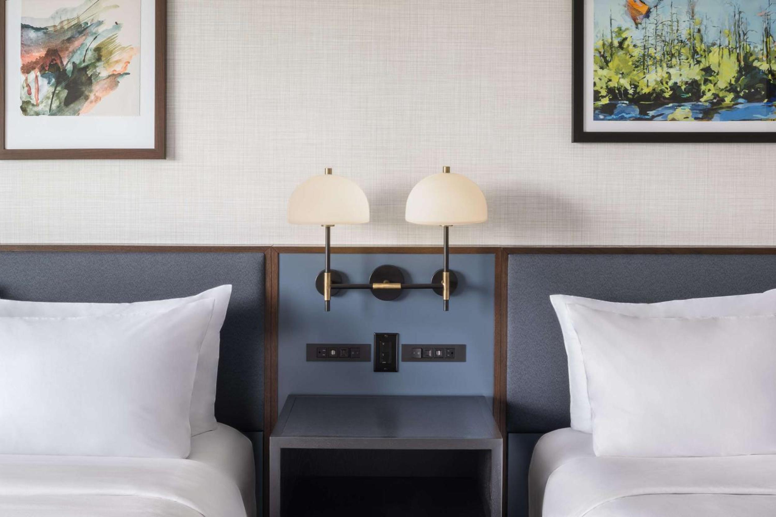 Queen Room with Two Queen Beds and River View - Photo 1