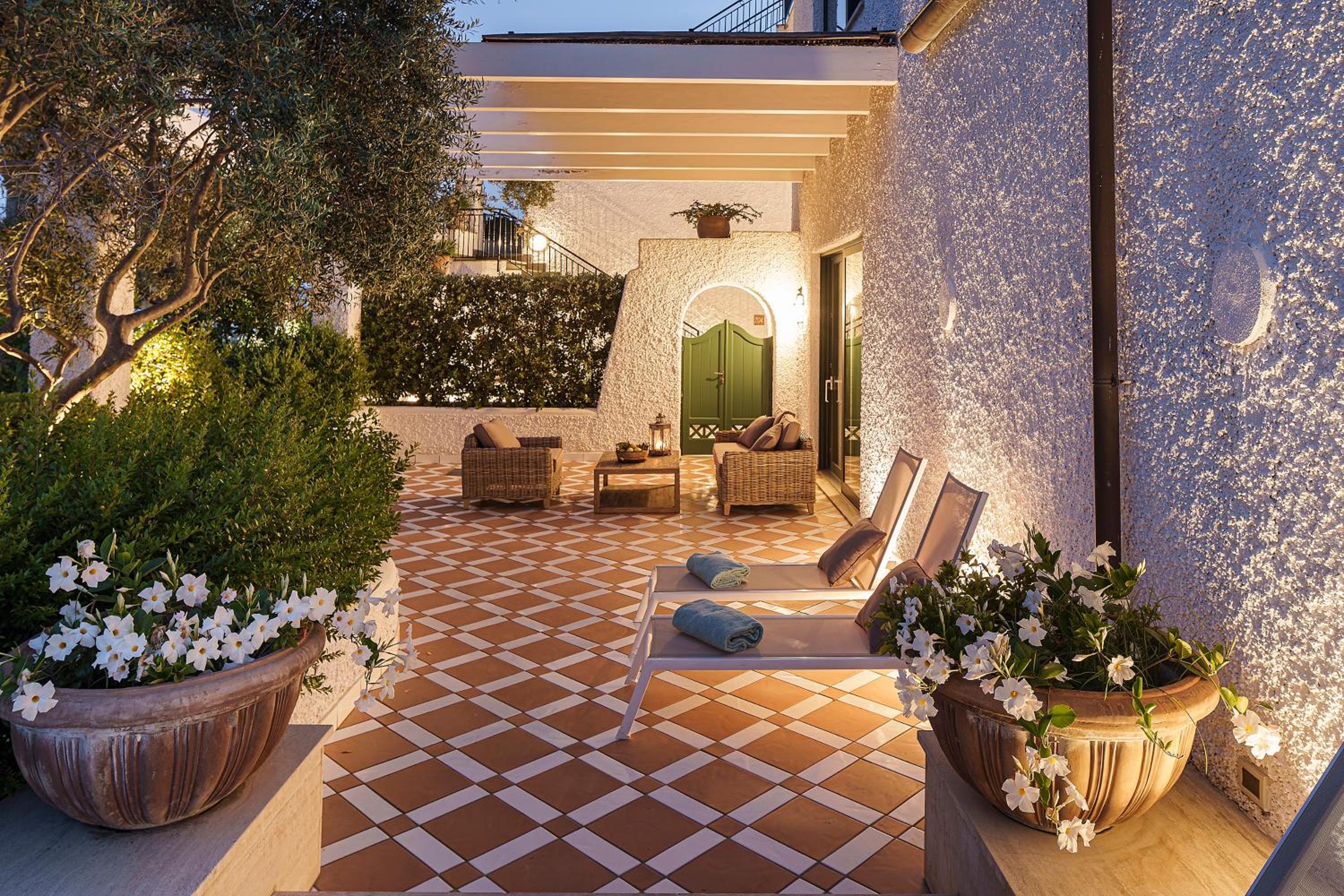 Deluxe Suite with Sea View Terrace and Jacuzzi photo 2