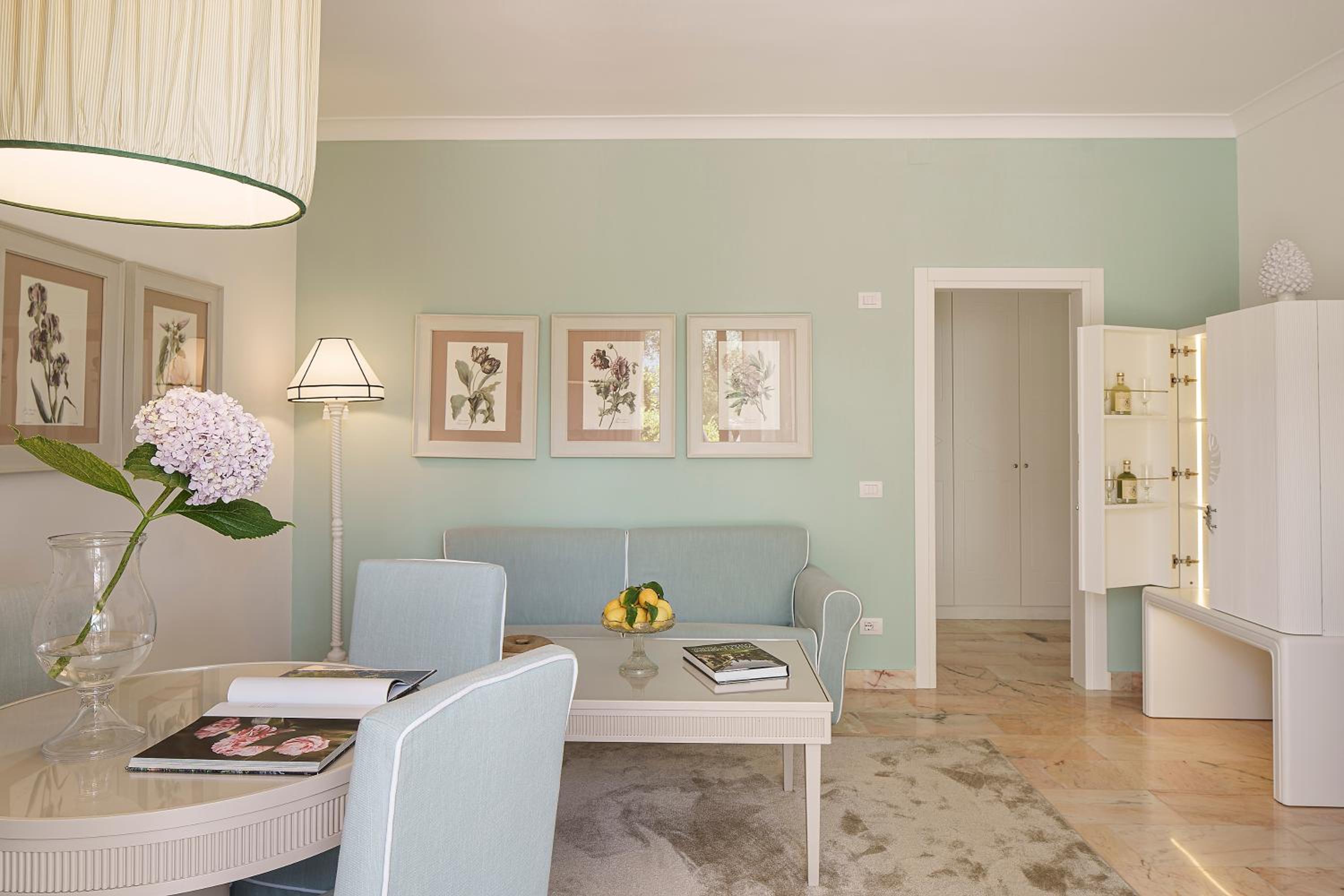 Deluxe Suite with Sea View Terrace and Jacuzzi