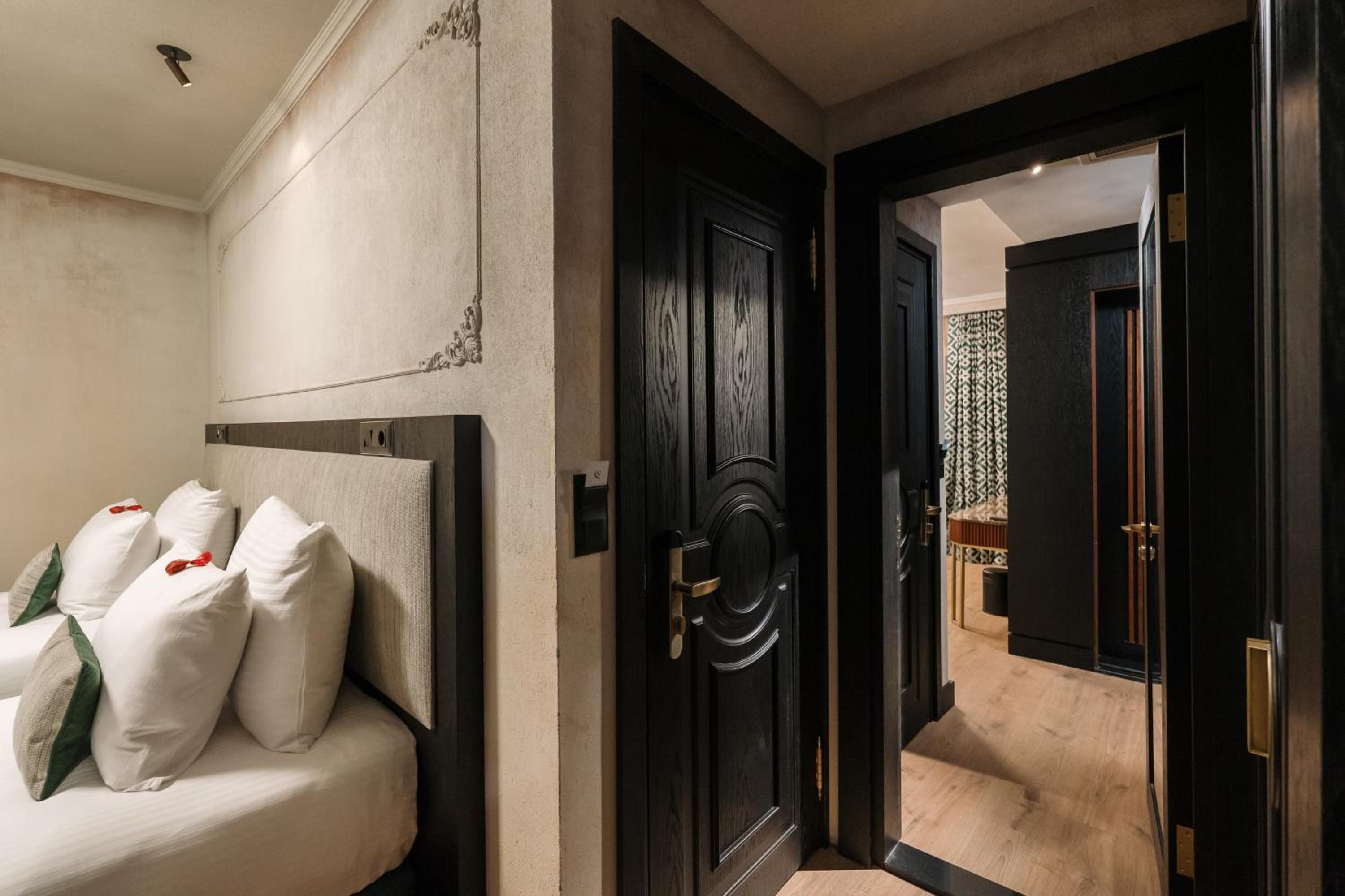 Standard Double or Twin Room photo 2