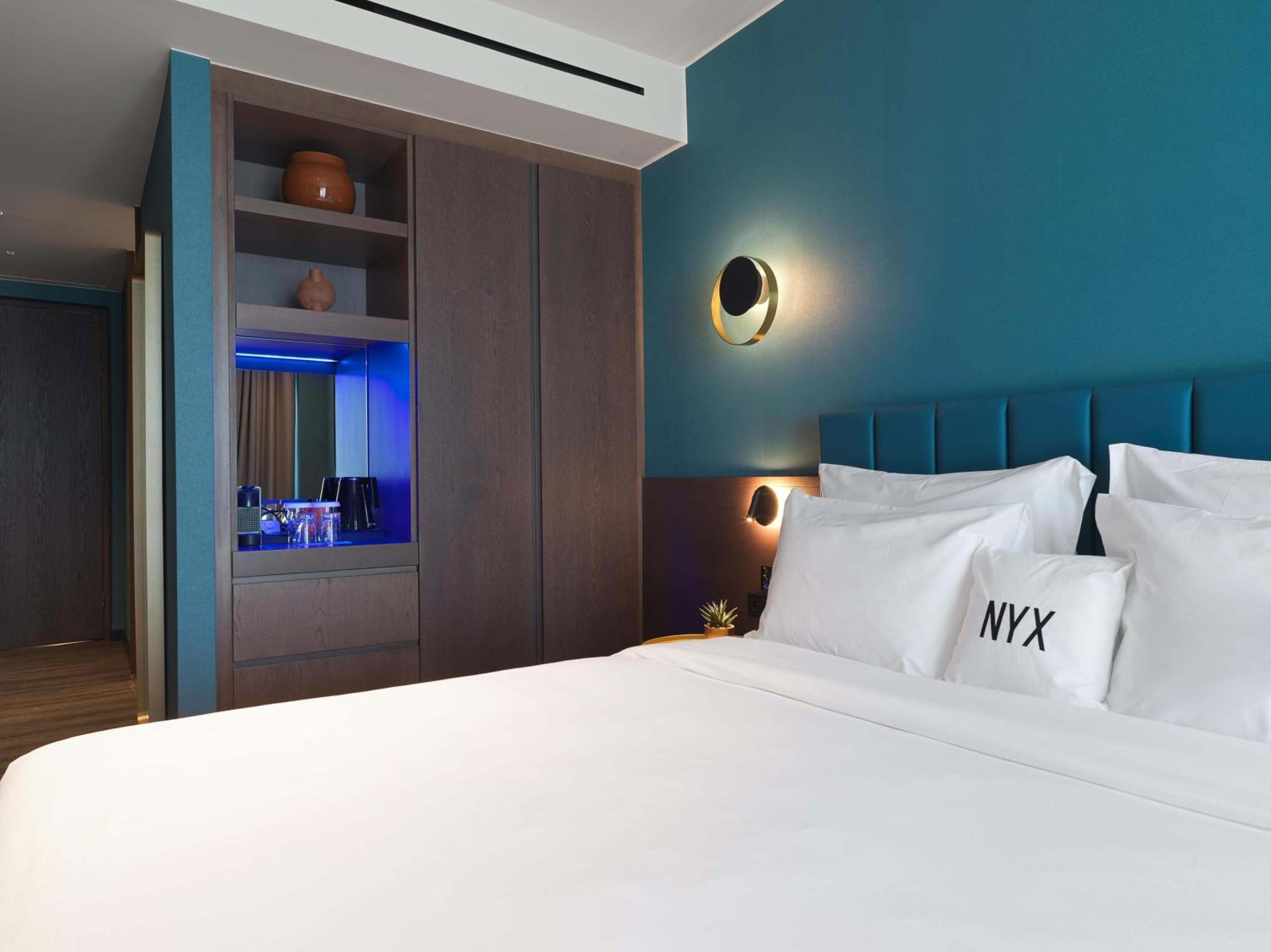 Deluxe Acropolis Room with Lounge Access