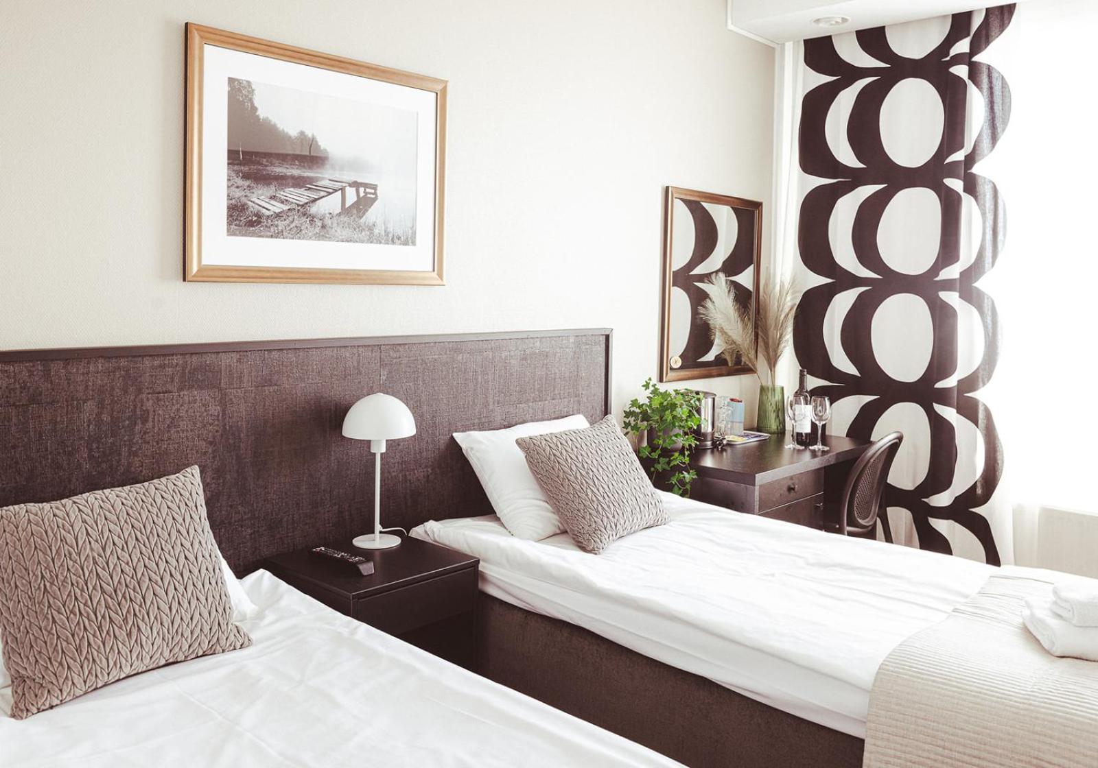 Standard Twin Room - Photo 2